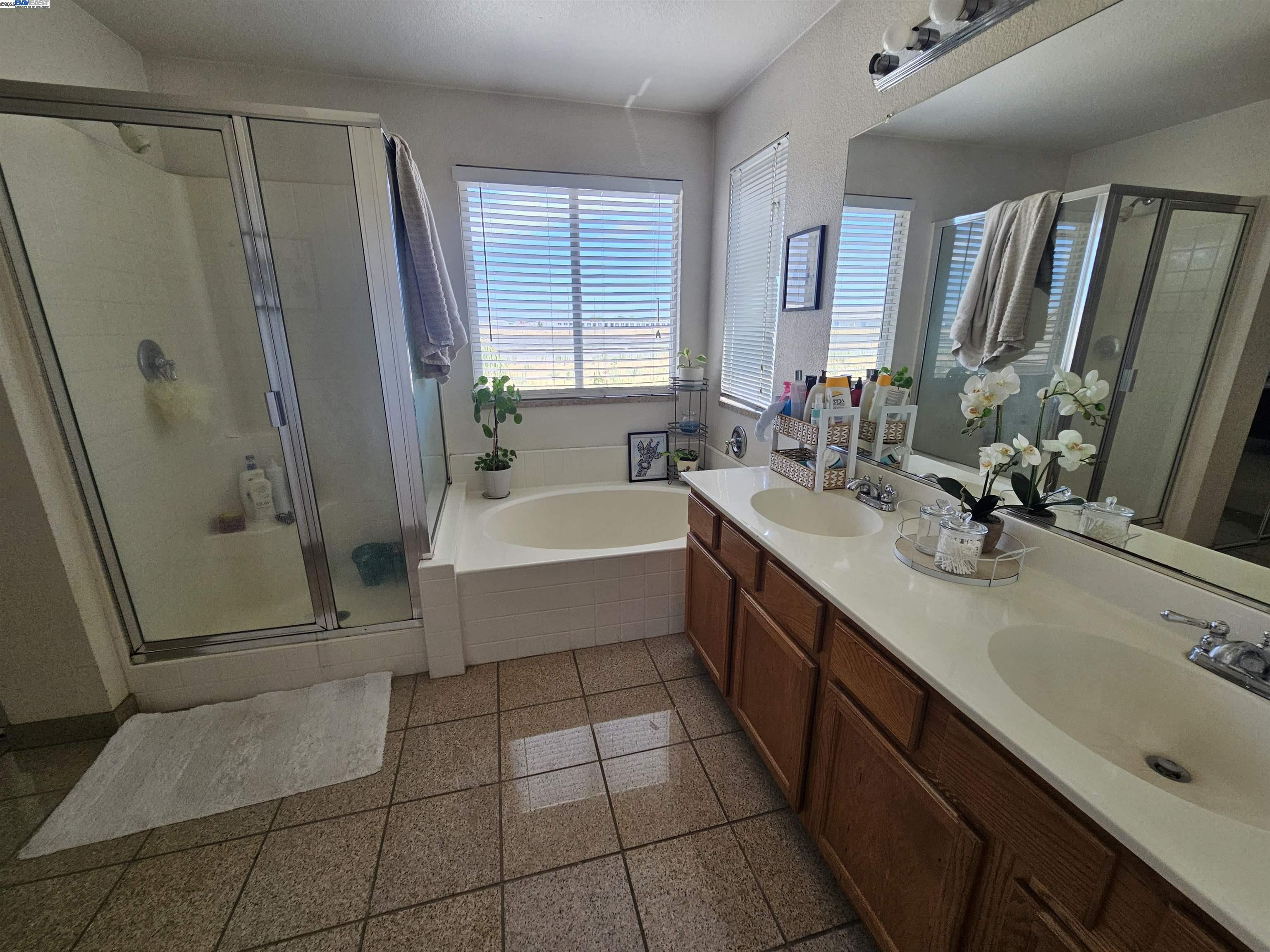 Detail Gallery Image 9 of 27 For Forestwood Way, Lathrop,  CA 95330 - 4 Beds | 2/1 Baths