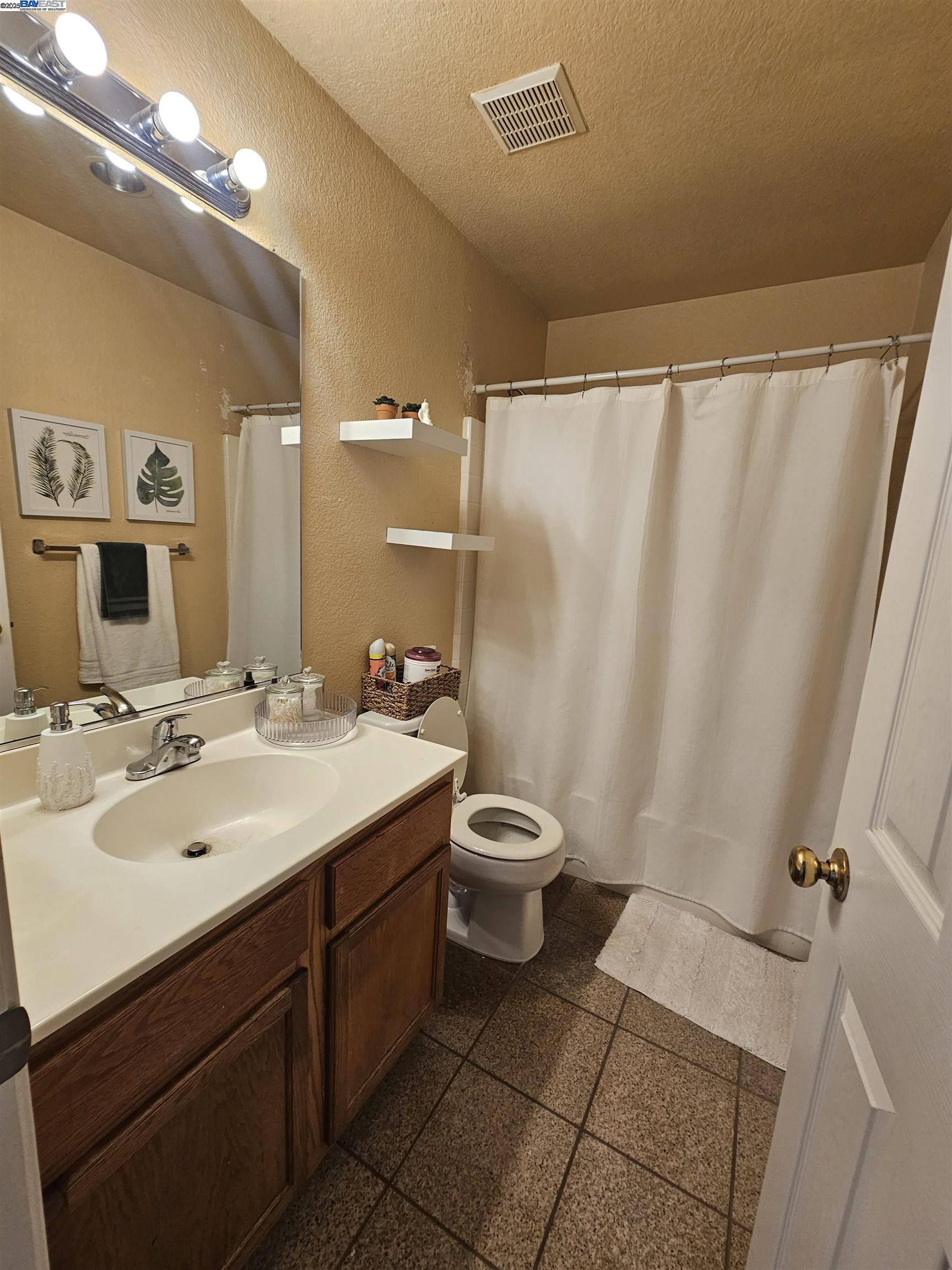 Detail Gallery Image 10 of 27 For Forestwood Way, Lathrop,  CA 95330 - 4 Beds | 2/1 Baths