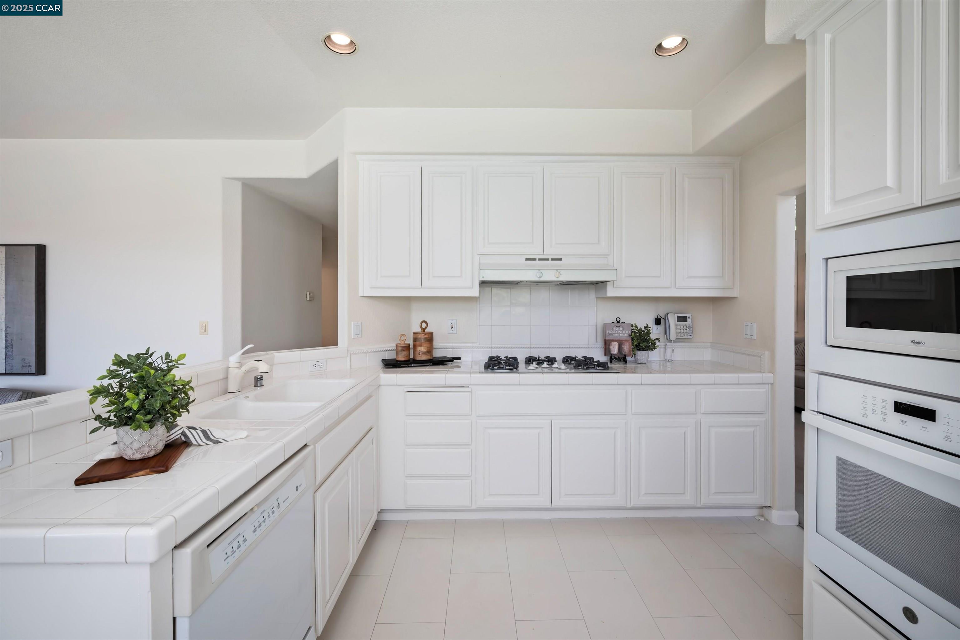 Detail Gallery Image 21 of 49 For 252 Jasmine Way, Danville,  CA 94506 - 4 Beds | 3 Baths