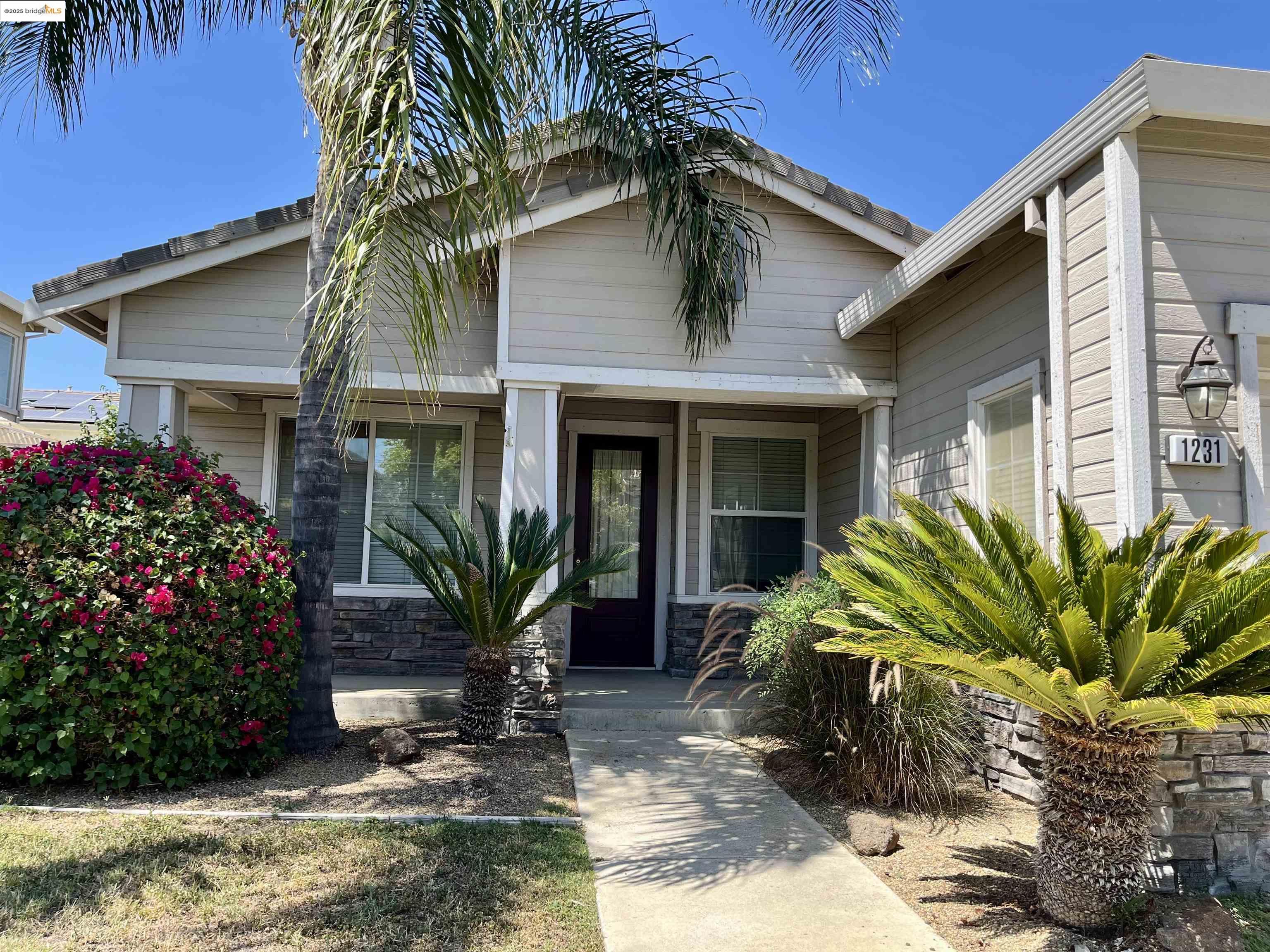 Detail Gallery Image 1 of 16 For 1231 Exeter Way, Brentwood,  CA 94513 - 3 Beds | 2 Baths