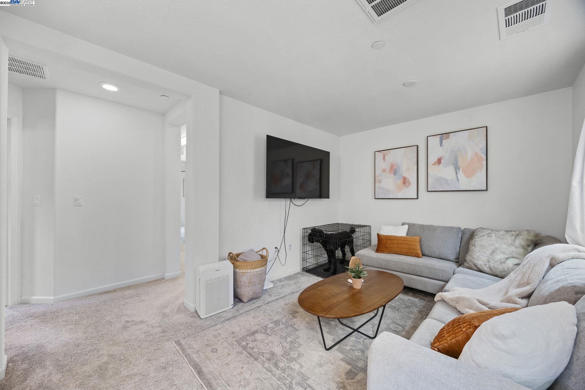 Detail Gallery Image 12 of 28 For 4450 Oakfield Dr, Stockton,  CA 95210 - 3 Beds | 2/1 Baths