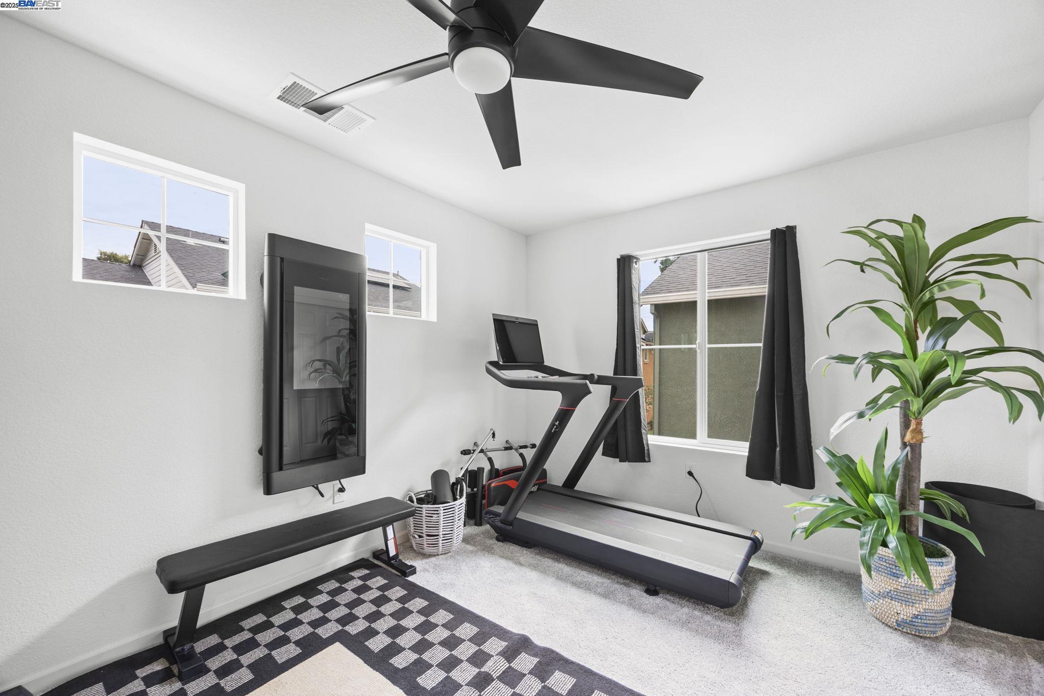 Detail Gallery Image 15 of 28 For 4450 Oakfield Dr, Stockton,  CA 95210 - 3 Beds | 2/1 Baths