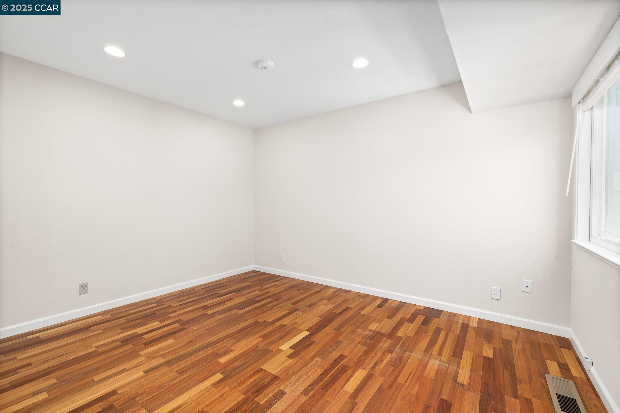 Photo #12: 41106029 Listing: Photo #12