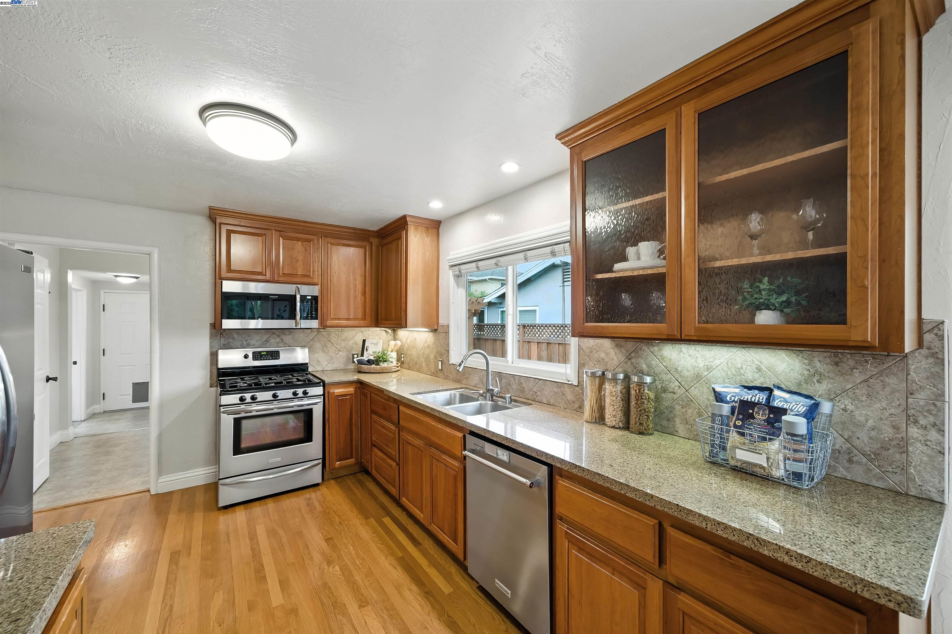 Detail Gallery Image 22 of 59 For 3635 Lorena Ave, Castro Valley,  CA 94546 - 3 Beds | 2 Baths