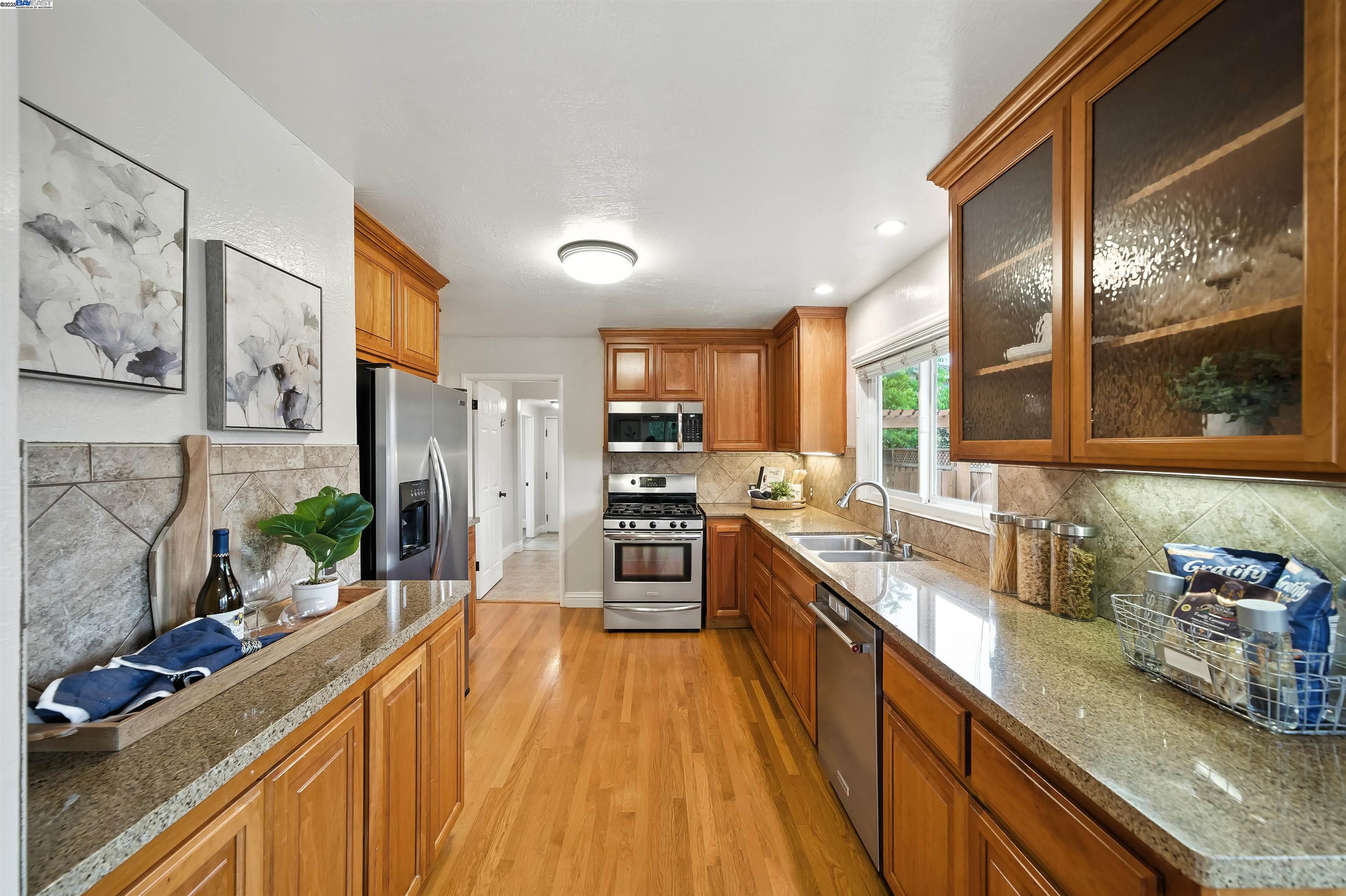 Detail Gallery Image 24 of 59 For 3635 Lorena Ave, Castro Valley,  CA 94546 - 3 Beds | 2 Baths