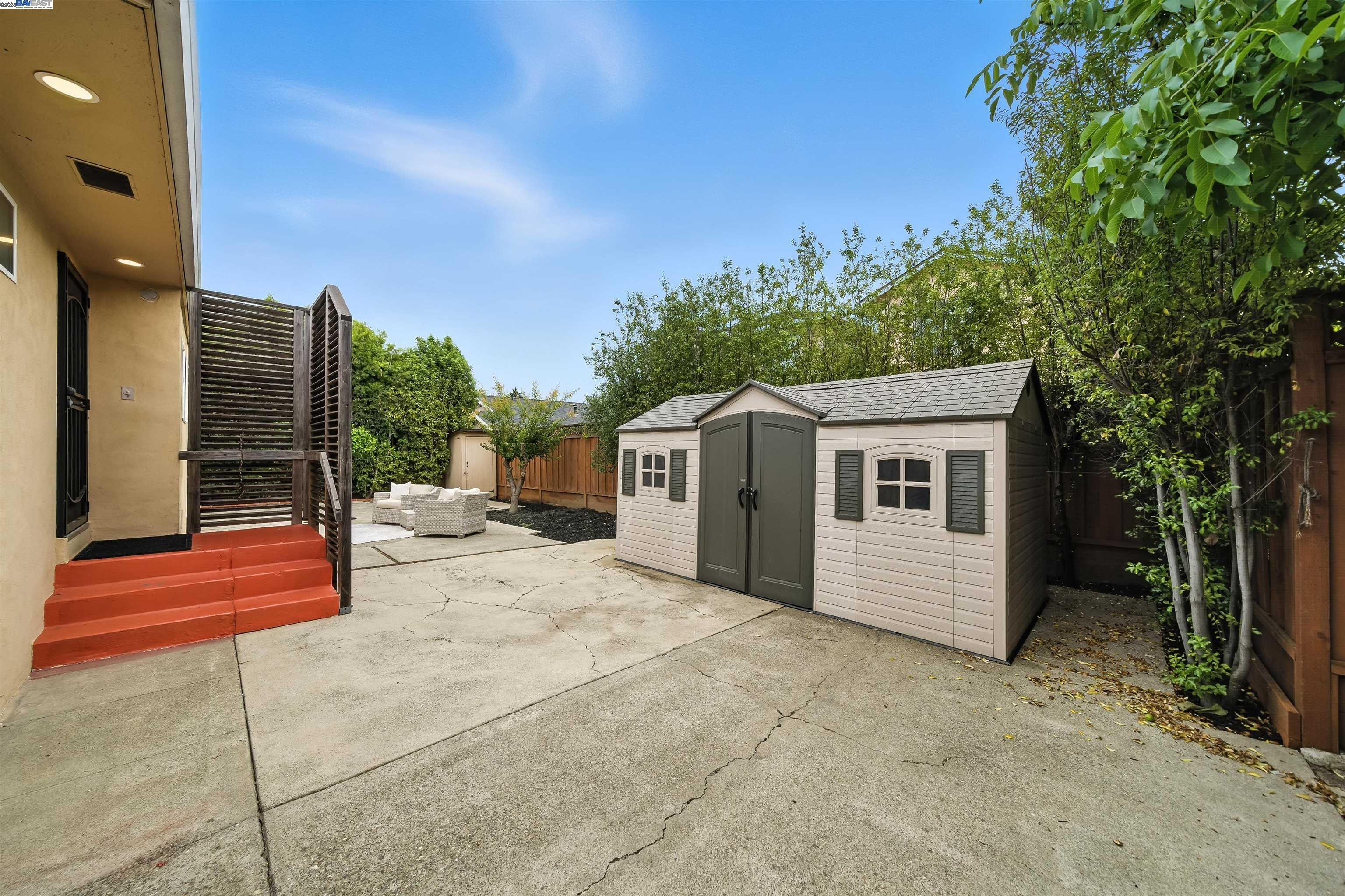 Detail Gallery Image 33 of 59 For 3635 Lorena Ave, Castro Valley,  CA 94546 - 3 Beds | 2 Baths