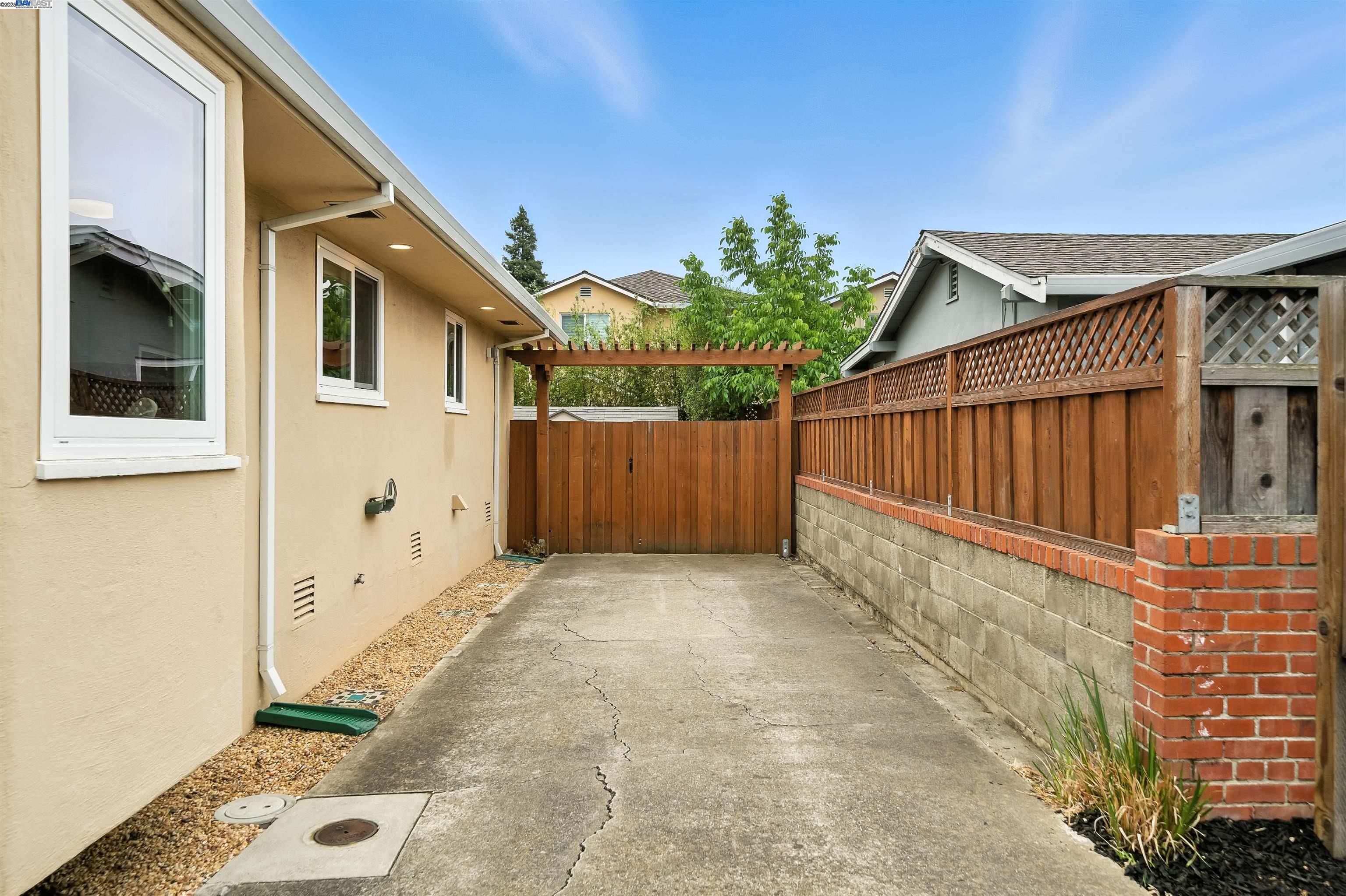 Detail Gallery Image 38 of 59 For 3635 Lorena Ave, Castro Valley,  CA 94546 - 3 Beds | 2 Baths