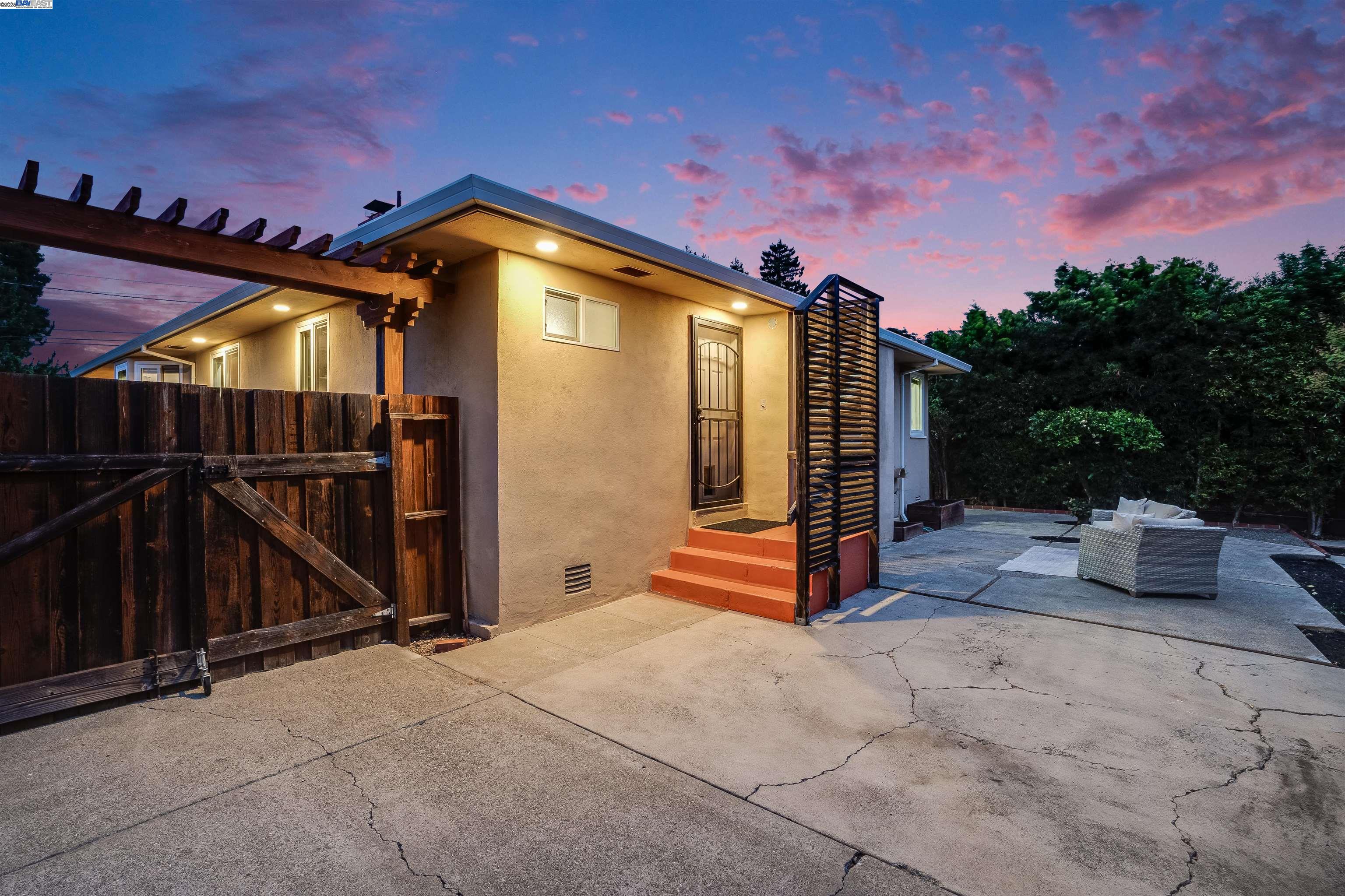 Detail Gallery Image 43 of 59 For 3635 Lorena Ave, Castro Valley,  CA 94546 - 3 Beds | 2 Baths