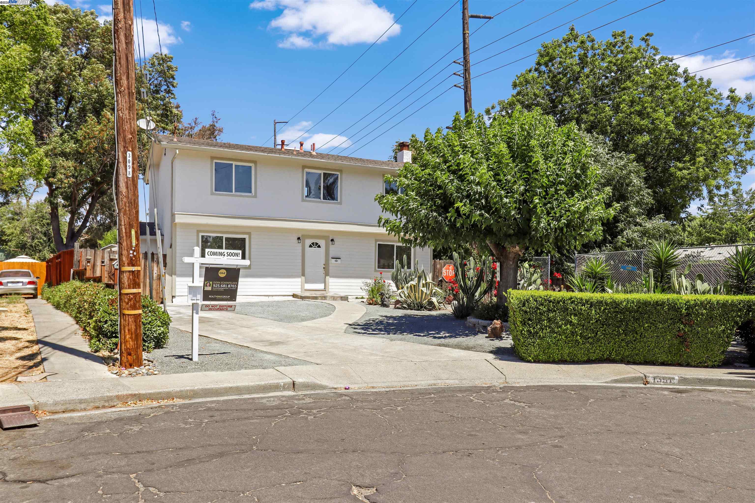 Detail Gallery Image 2 of 32 For 1391 Brookview Dr., Concord,  CA 94520 - 3 Beds | 2/1 Baths