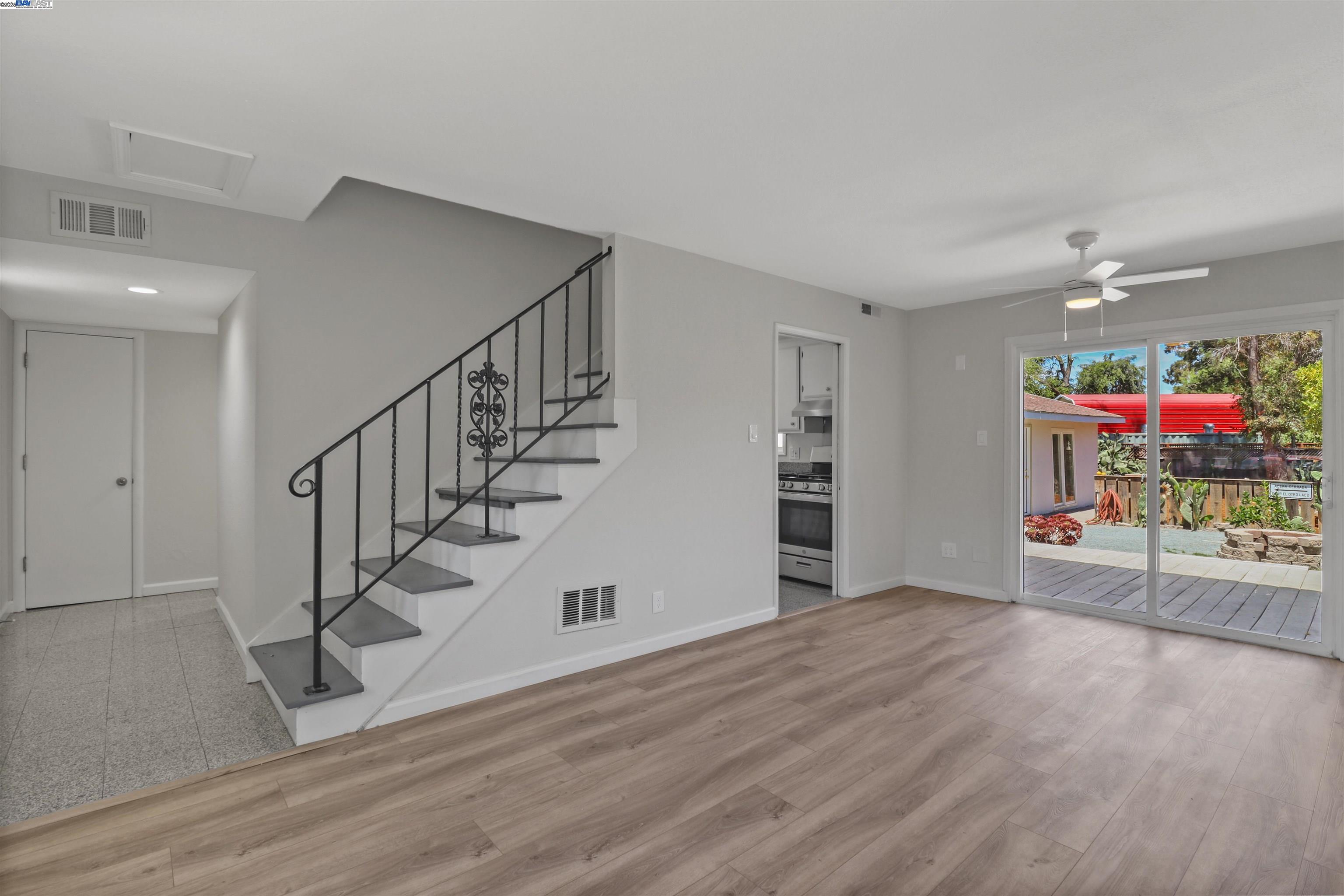 Detail Gallery Image 11 of 32 For 1391 Brookview Dr., Concord,  CA 94520 - 3 Beds | 2/1 Baths