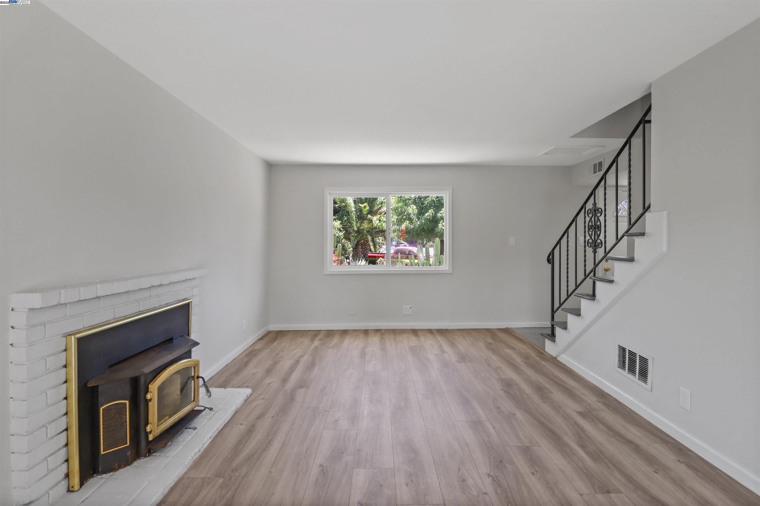 Detail Gallery Image 12 of 32 For 1391 Brookview Dr., Concord,  CA 94520 - 3 Beds | 2/1 Baths
