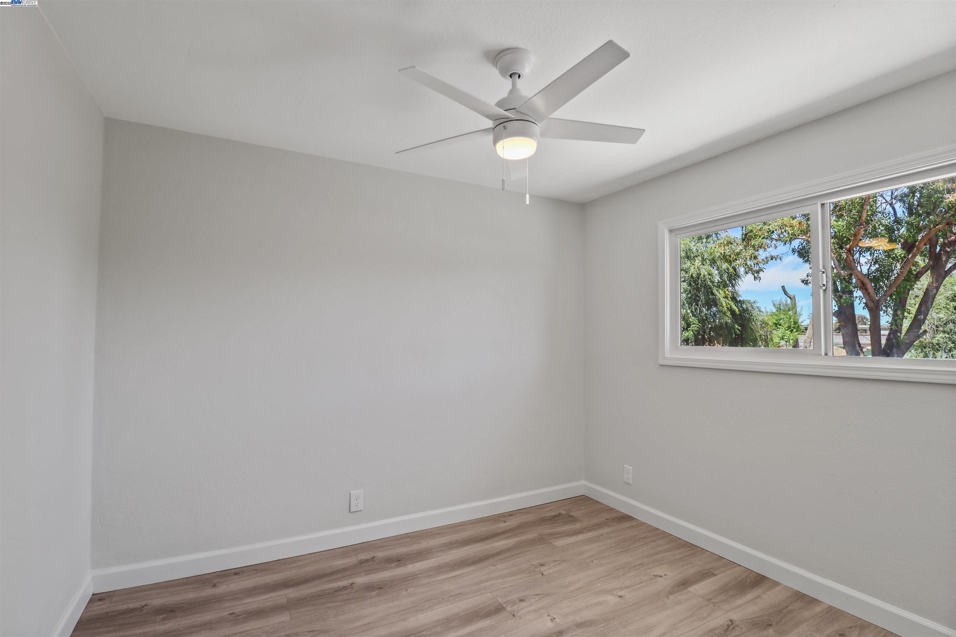 Detail Gallery Image 28 of 32 For 1391 Brookview Dr., Concord,  CA 94520 - 3 Beds | 2/1 Baths