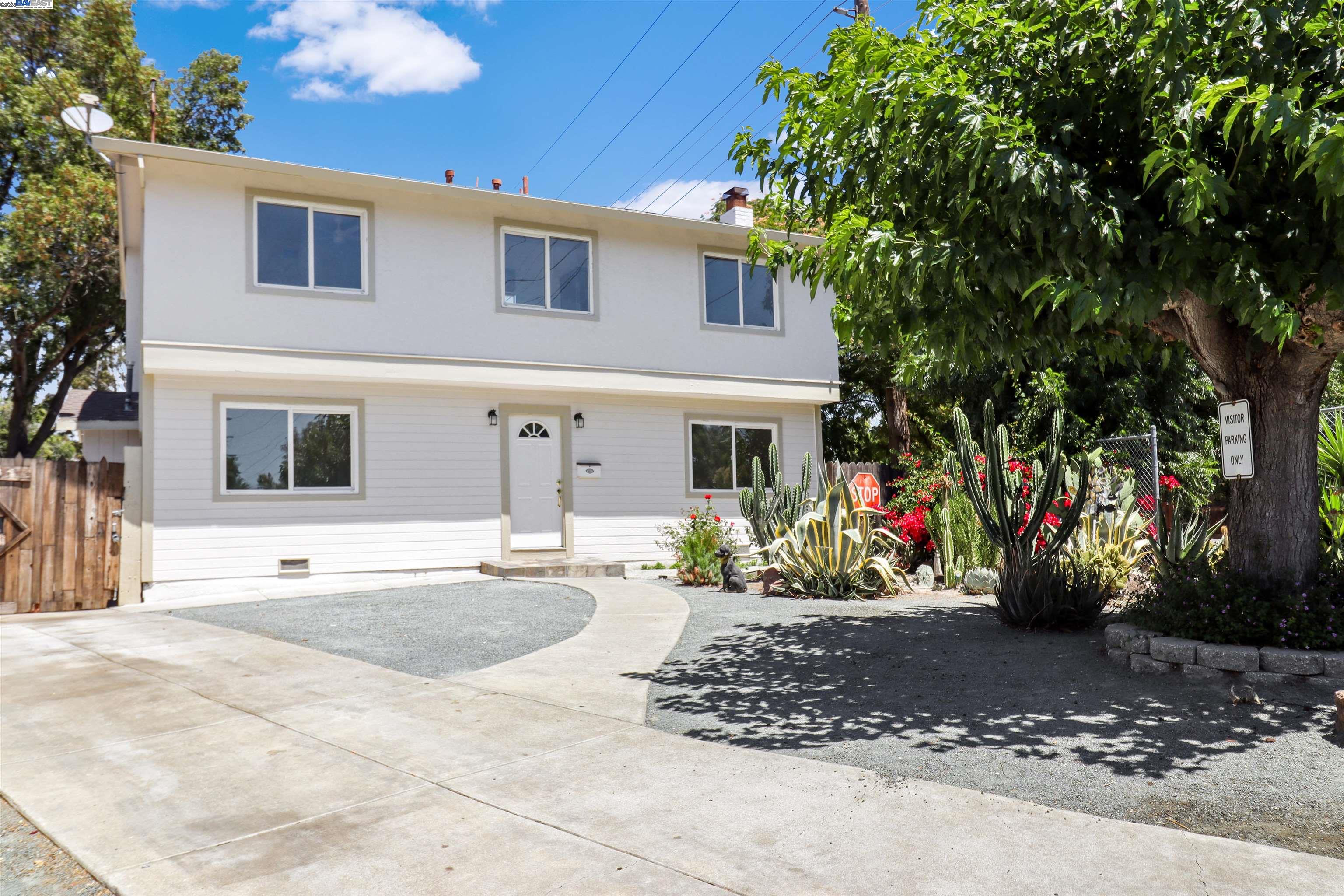 Detail Gallery Image 4 of 32 For 1391 Brookview Dr., Concord,  CA 94520 - 3 Beds | 2/1 Baths