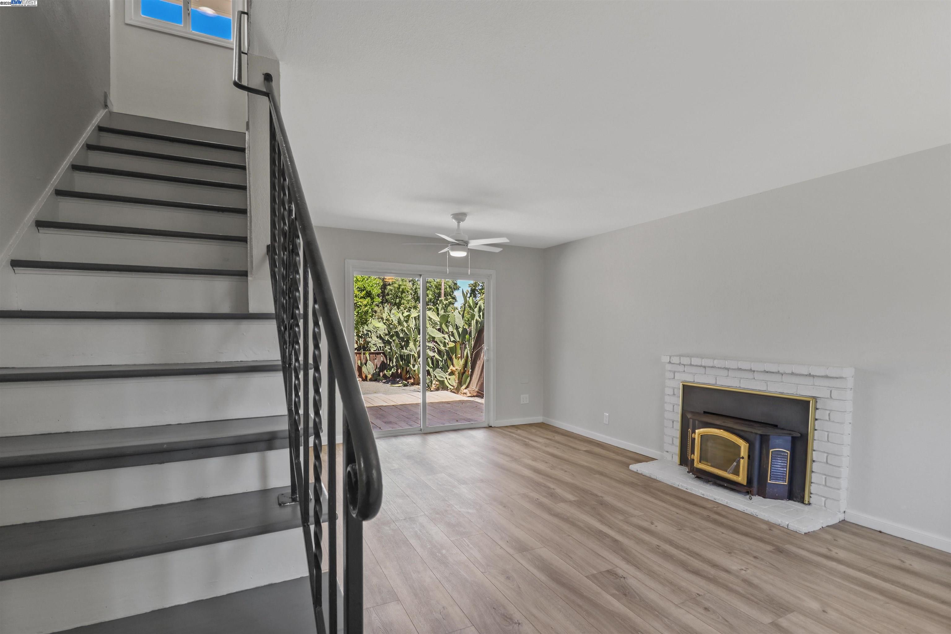 Detail Gallery Image 6 of 32 For 1391 Brookview Dr., Concord,  CA 94520 - 3 Beds | 2/1 Baths