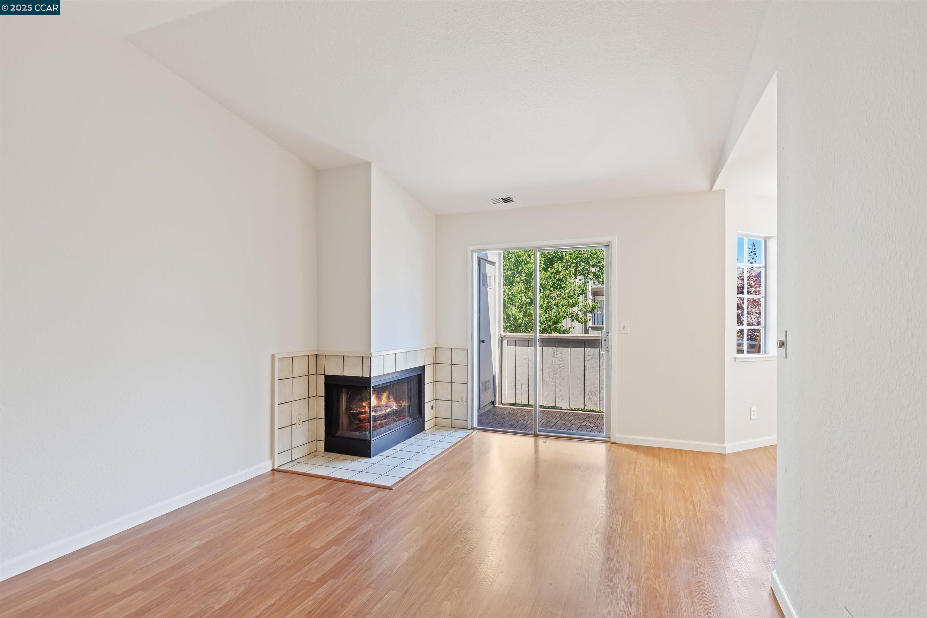 Detail Gallery Image 11 of 21 For 3450 Wine Cask Way, San Jose,  CA 95124 - 2 Beds | 2 Baths