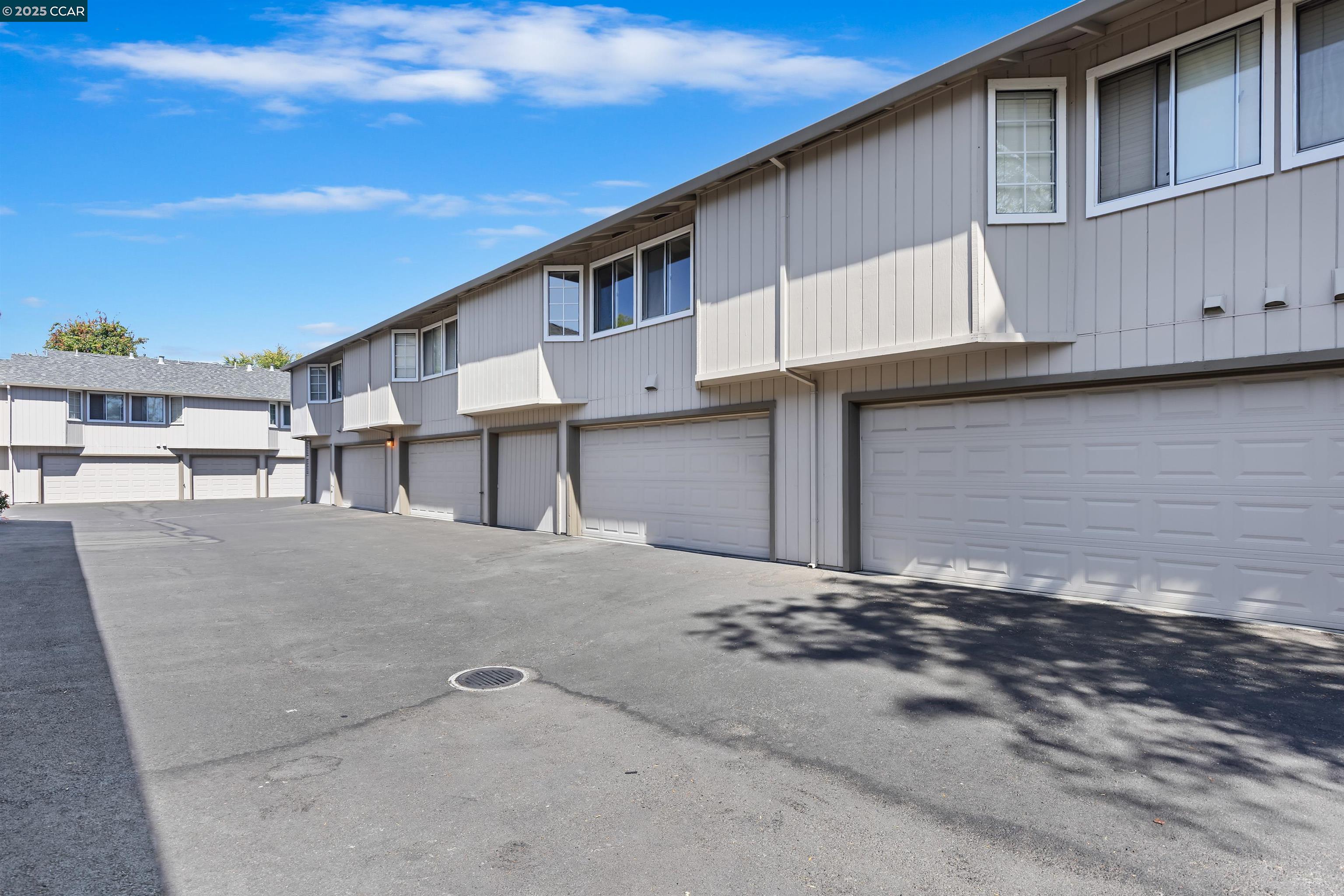 Detail Gallery Image 17 of 21 For 3450 Wine Cask Way, San Jose,  CA 95124 - 2 Beds | 2 Baths