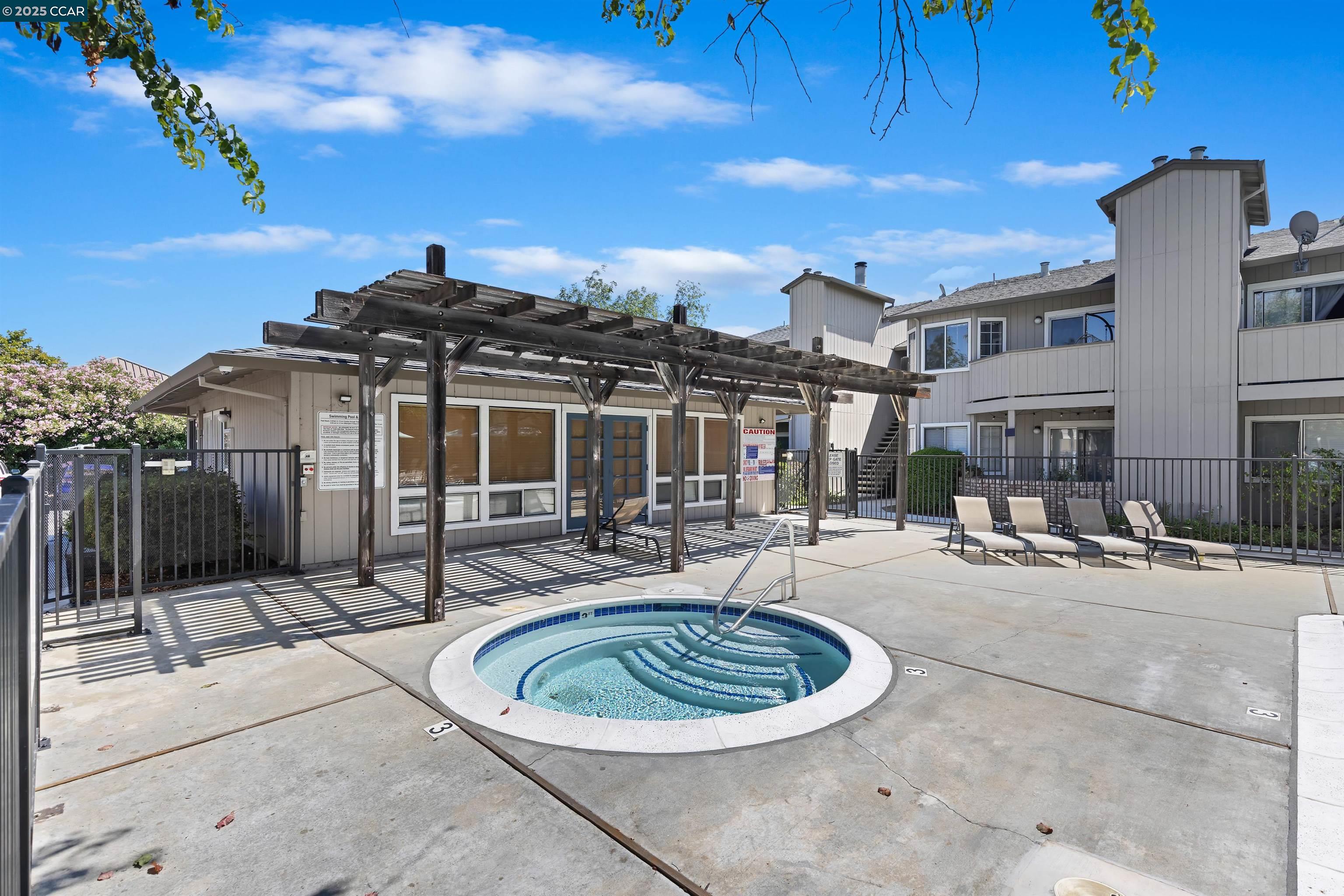 Detail Gallery Image 20 of 21 For 3450 Wine Cask Way, San Jose,  CA 95124 - 2 Beds | 2 Baths