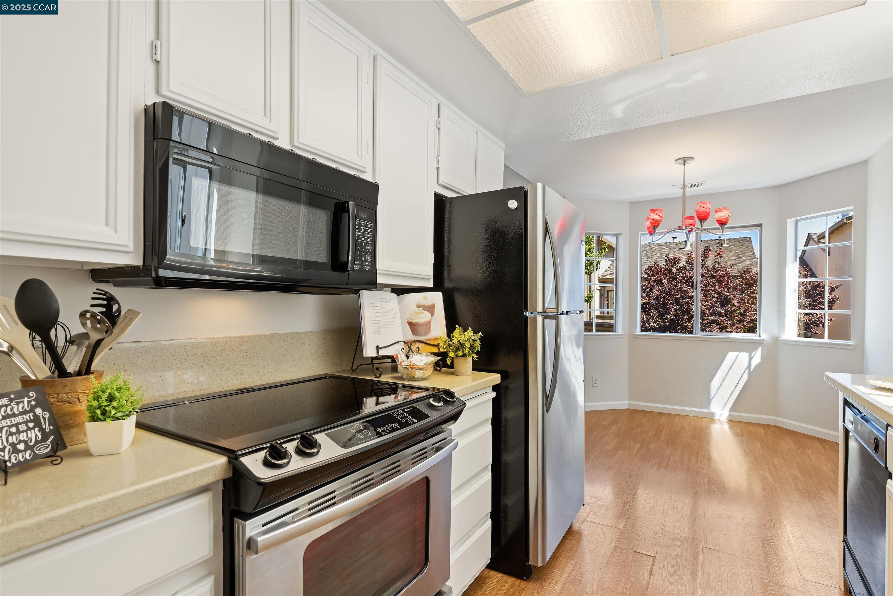 Detail Gallery Image 4 of 21 For 3450 Wine Cask Way, San Jose,  CA 95124 - 2 Beds | 2 Baths