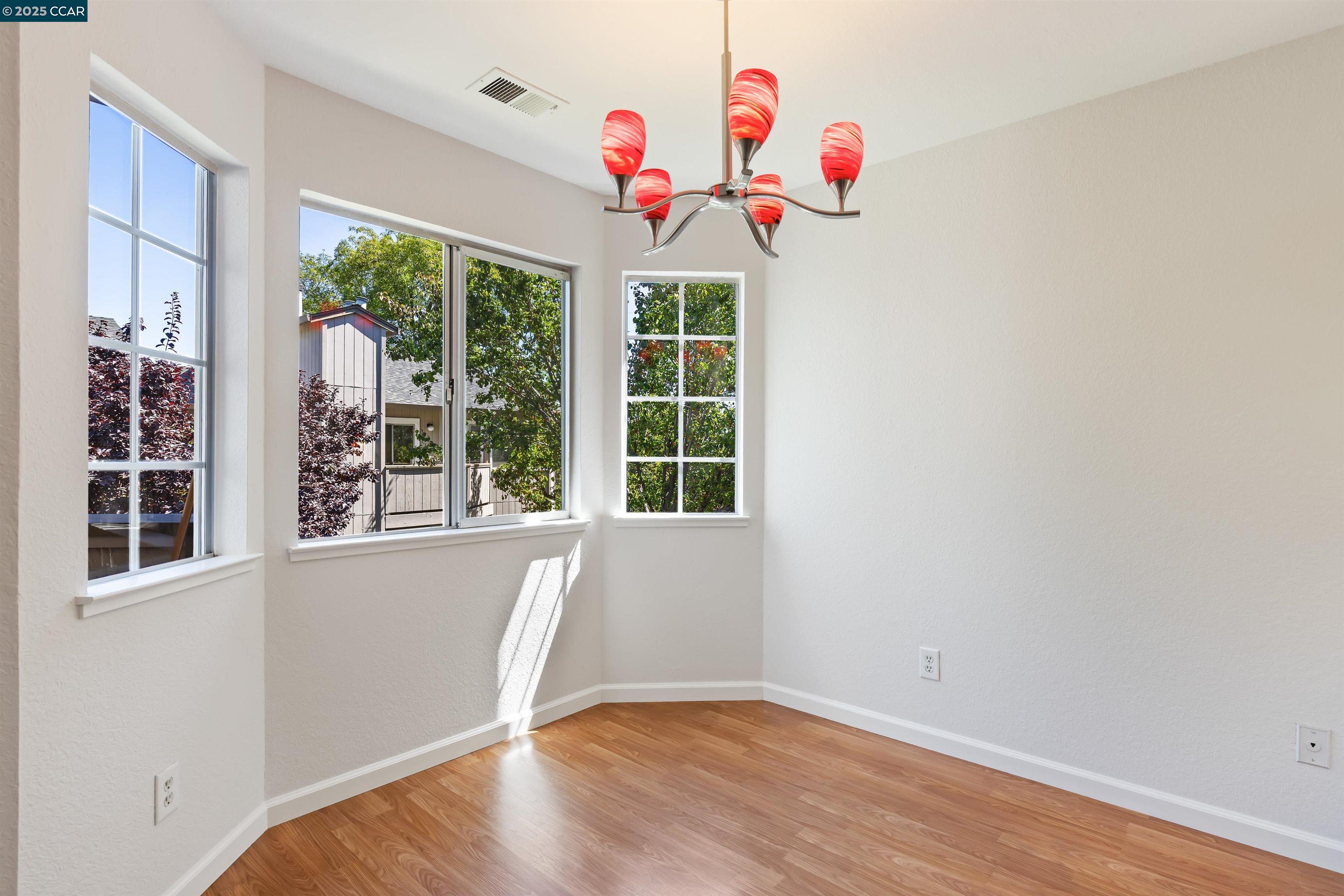 Detail Gallery Image 6 of 21 For 3450 Wine Cask Way, San Jose,  CA 95124 - 2 Beds | 2 Baths