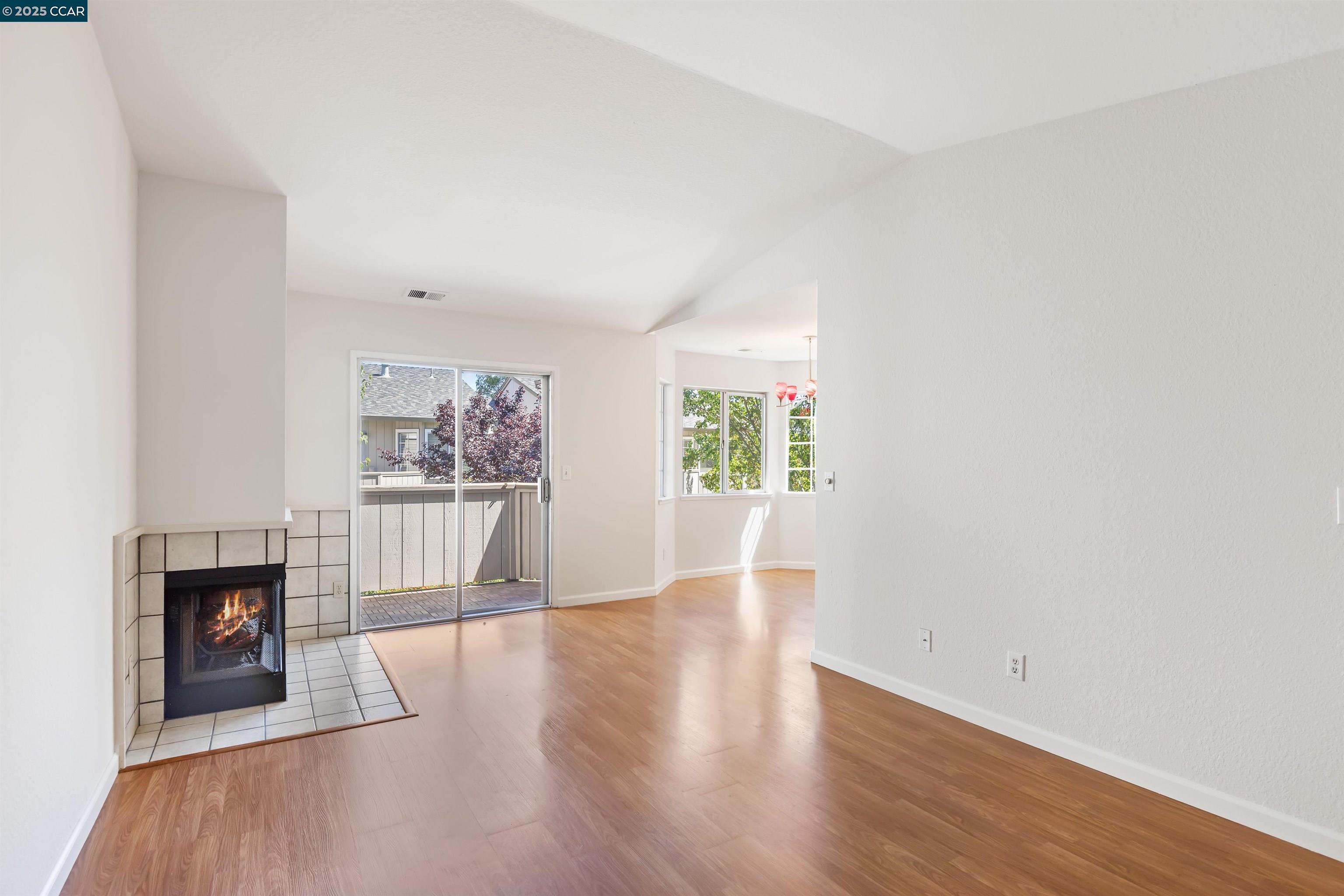 Detail Gallery Image 10 of 21 For 3450 Wine Cask Way, San Jose,  CA 95124 - 2 Beds | 2 Baths