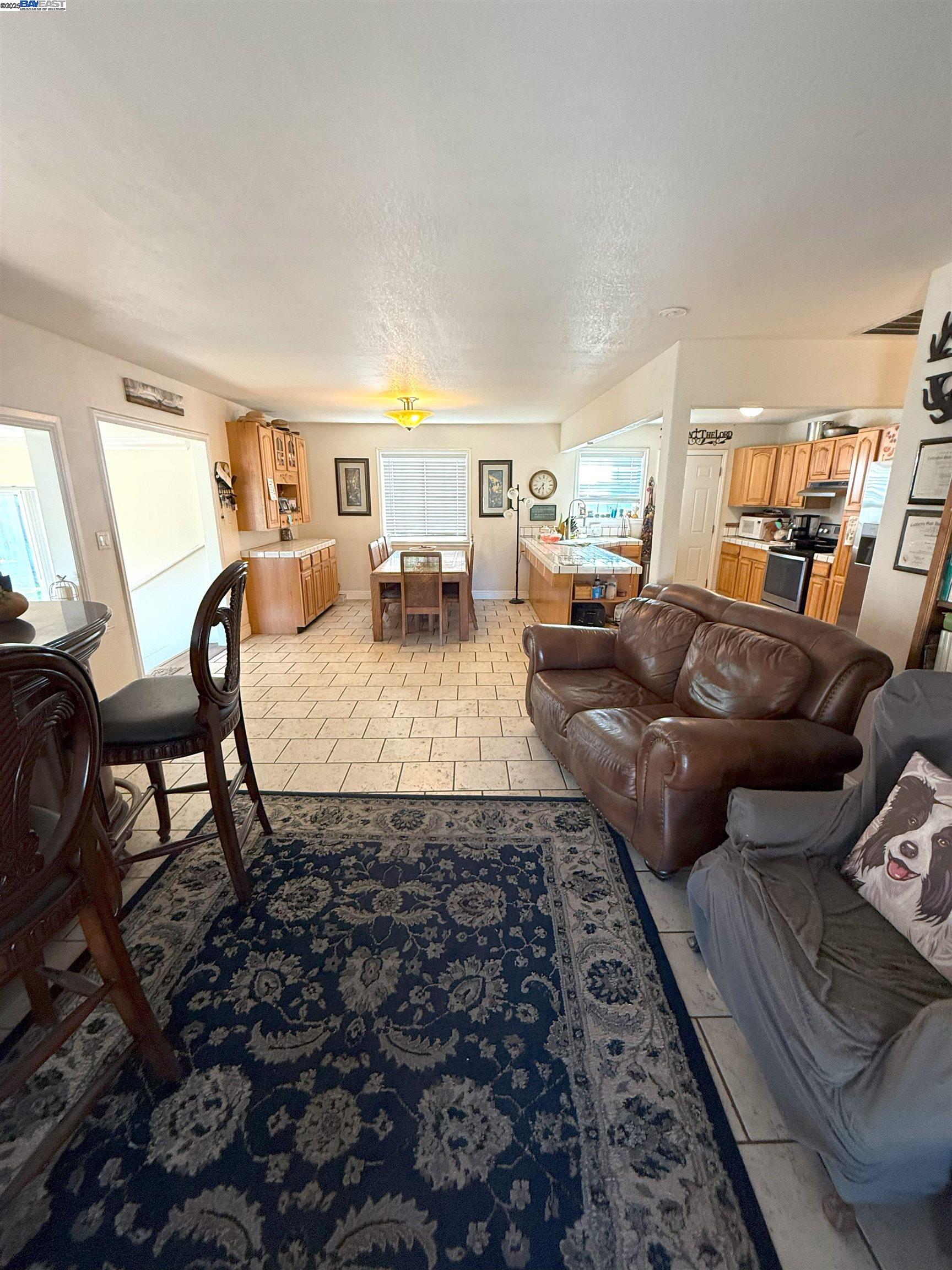 Detail Gallery Image 4 of 33 For 6943 Piper Rd, Bethel Island,  CA 94511 - 4 Beds | 2 Baths