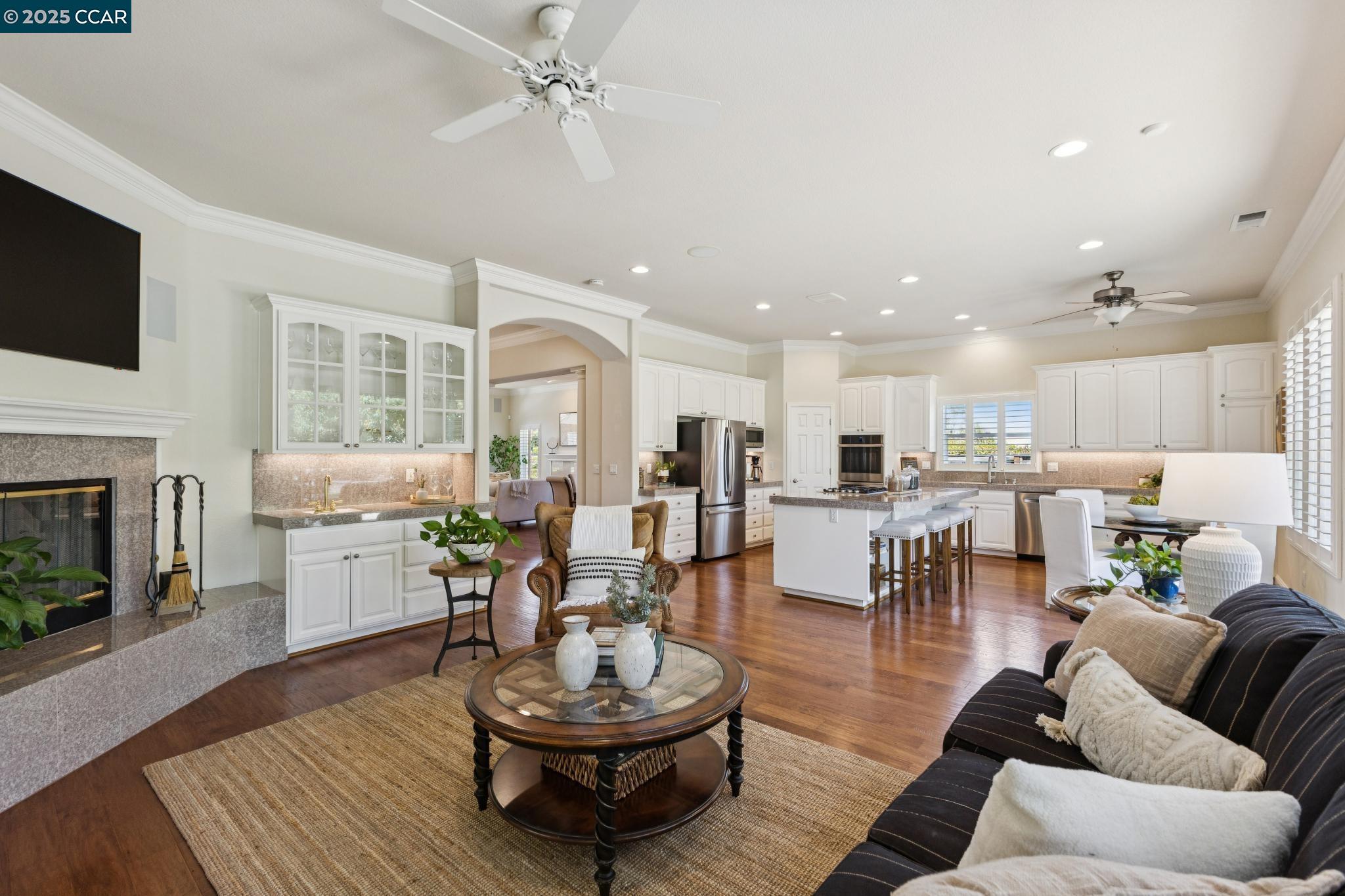 Detail Gallery Image 3 of 58 For 109 Forest Hill, Clayton,  CA 94517 - 3 Beds | 2/1 Baths