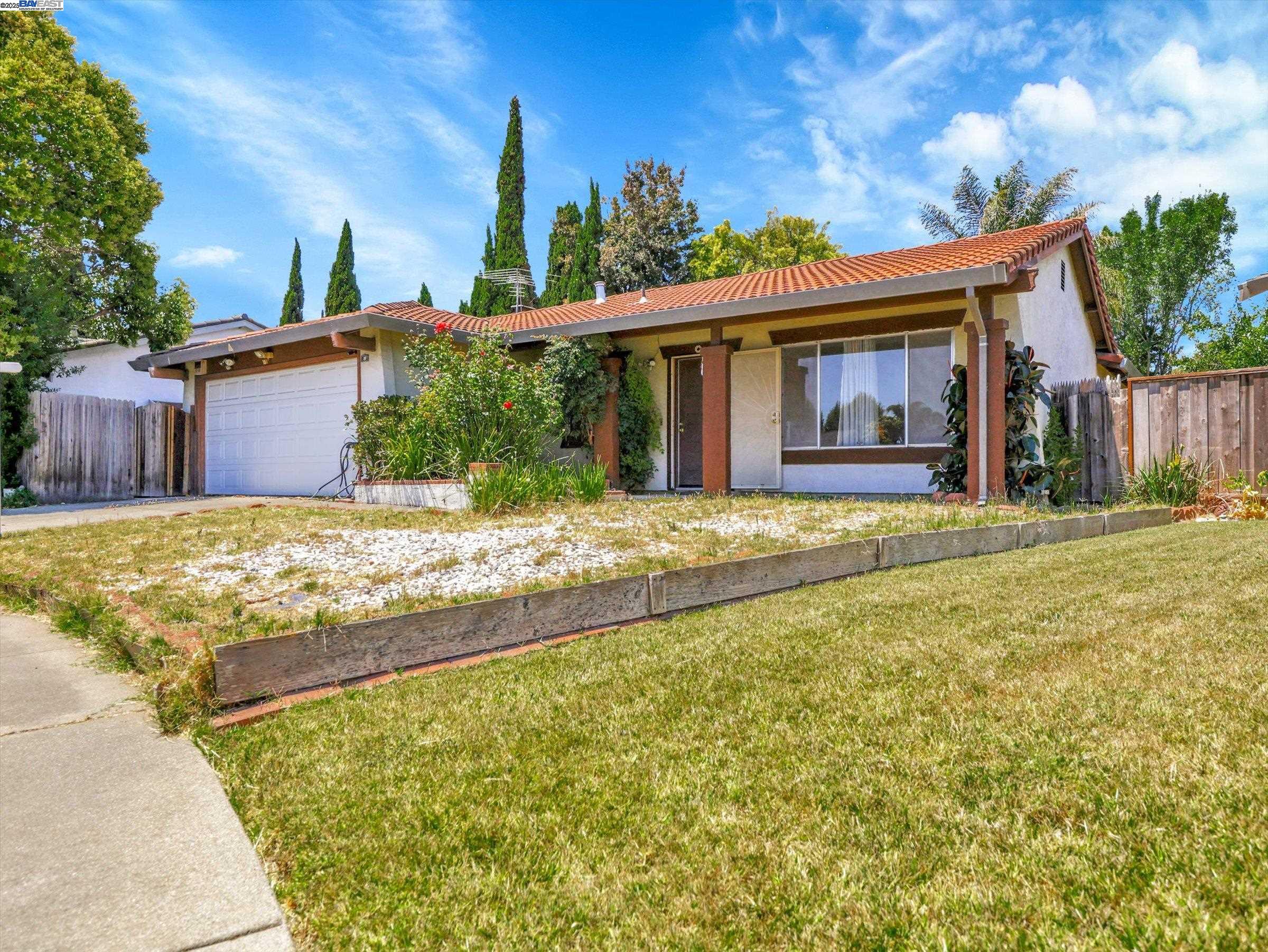 Detail Gallery Image 2 of 27 For 3257 Lake Mead Ct, Fremont,  CA 94555 - 3 Beds | 2 Baths