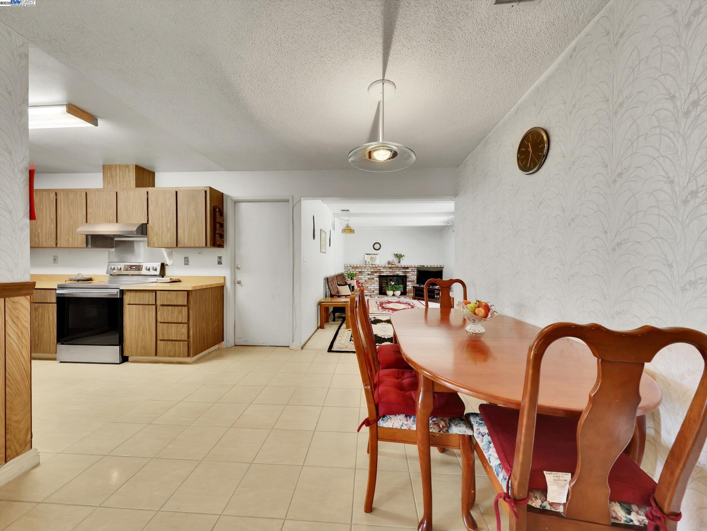 Detail Gallery Image 8 of 27 For 3257 Lake Mead Ct, Fremont,  CA 94555 - 3 Beds | 2 Baths