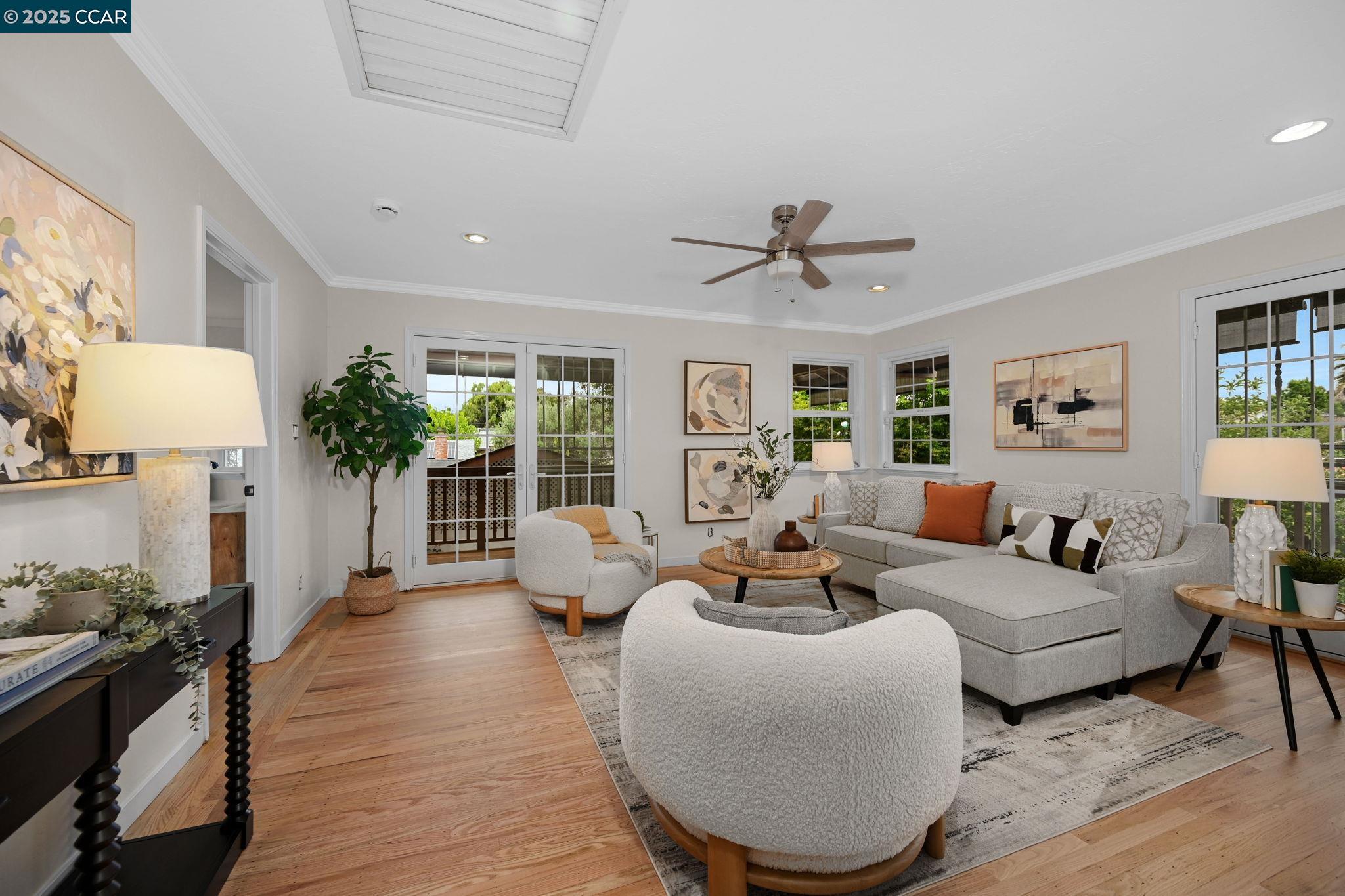 Detail Gallery Image 12 of 30 For 16063 Berkshire Dr, Castro Valley,  CA 94578 - 3 Beds | 2 Baths