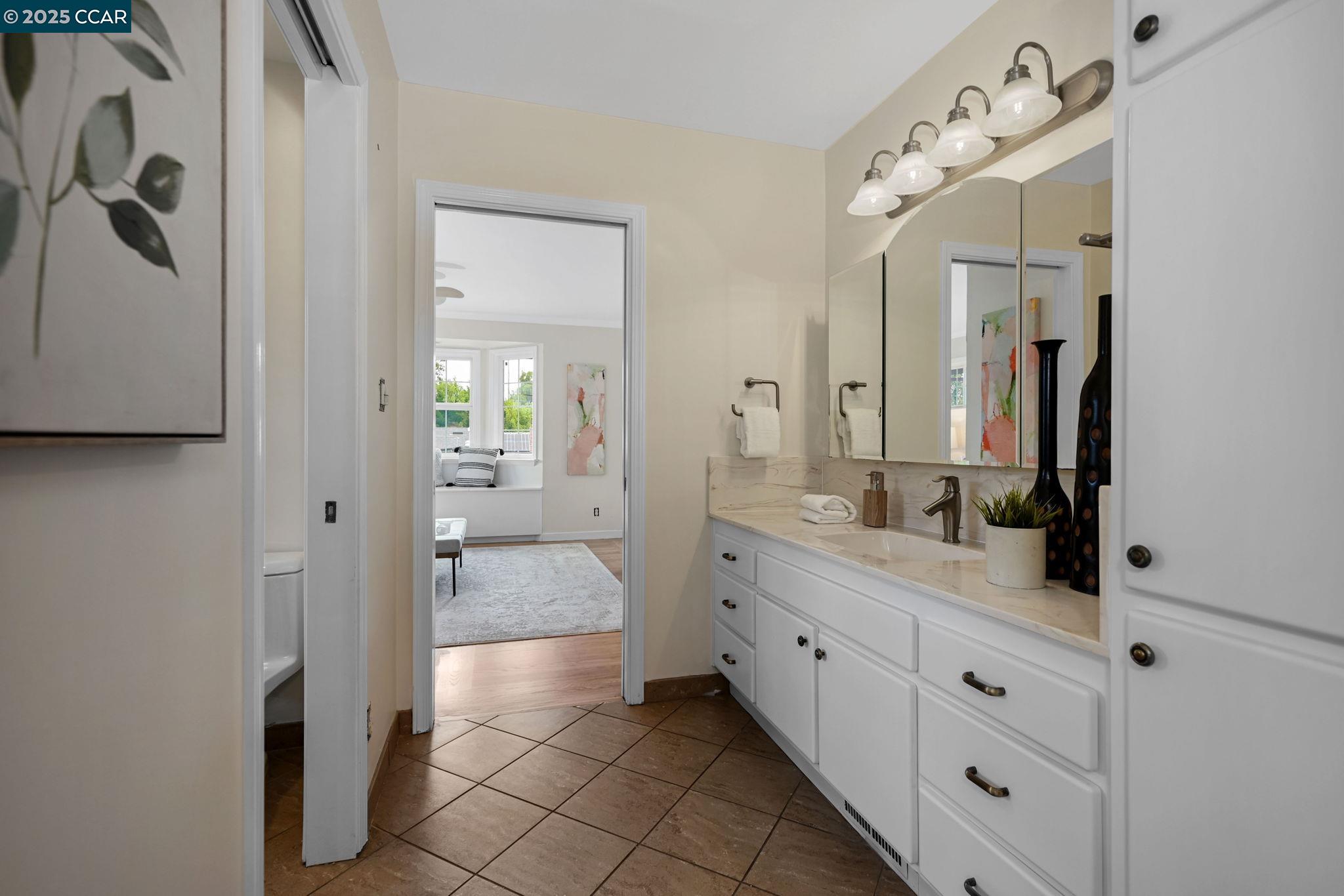 Detail Gallery Image 16 of 30 For 16063 Berkshire Dr, Castro Valley,  CA 94578 - 3 Beds | 2 Baths
