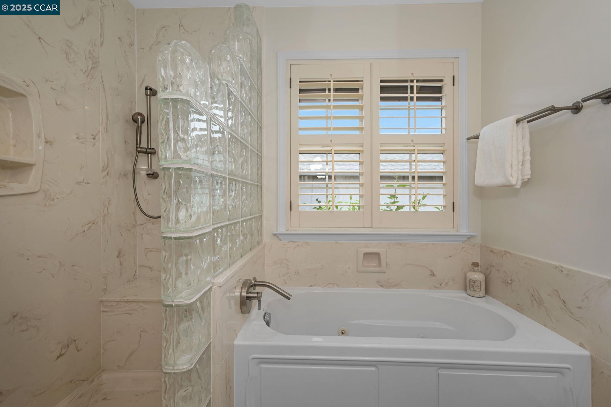 Detail Gallery Image 17 of 30 For 16063 Berkshire Dr, Castro Valley,  CA 94578 - 3 Beds | 2 Baths