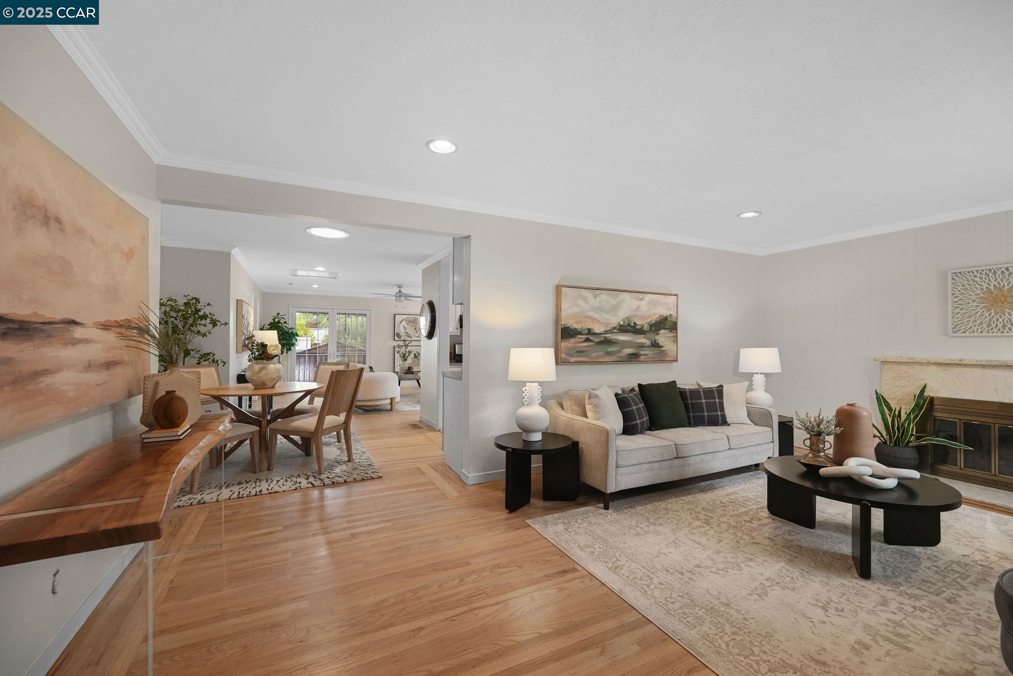 Detail Gallery Image 5 of 30 For 16063 Berkshire Dr, Castro Valley,  CA 94578 - 3 Beds | 2 Baths