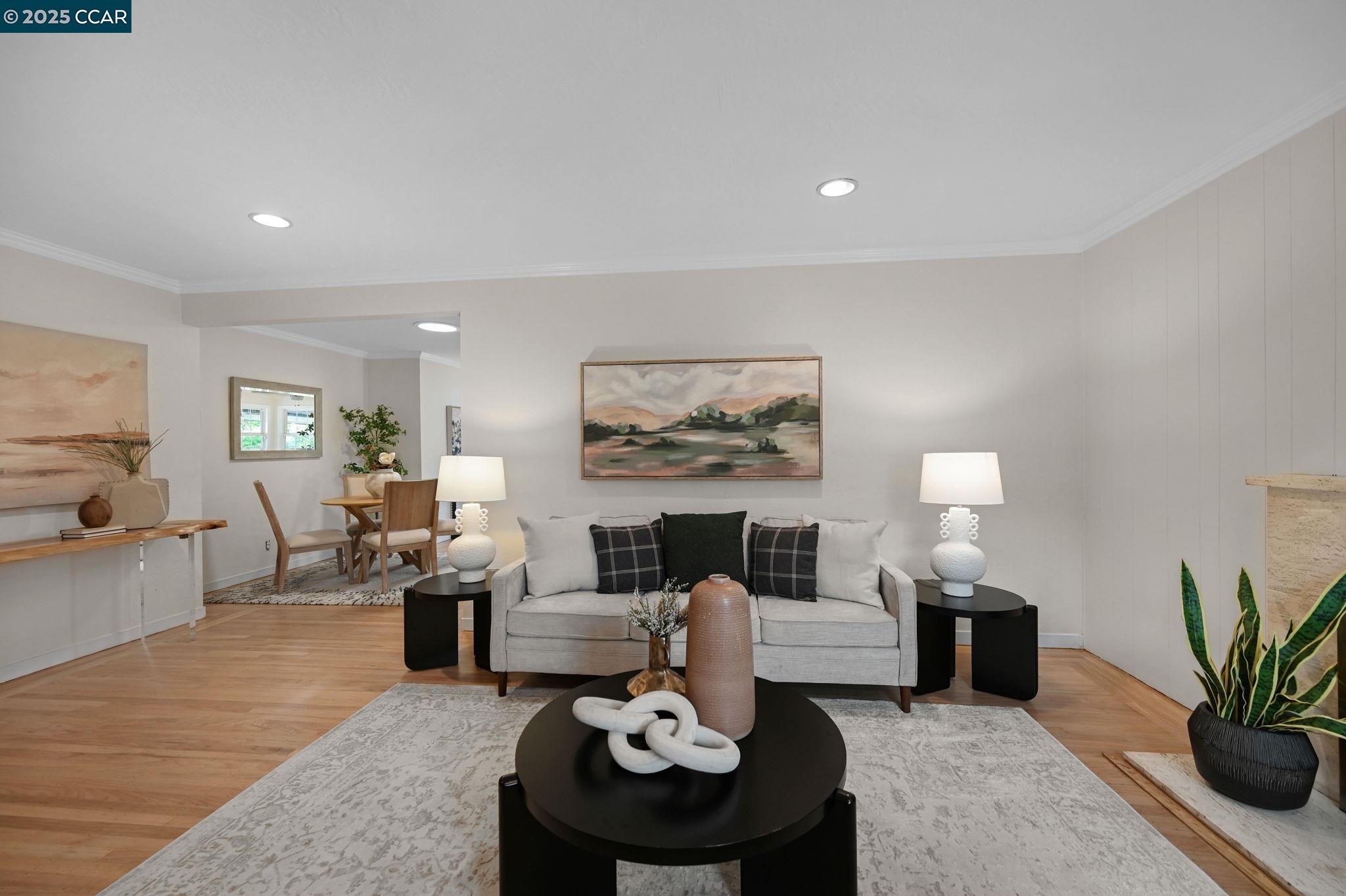 Detail Gallery Image 7 of 30 For 16063 Berkshire Dr, Castro Valley,  CA 94578 - 3 Beds | 2 Baths