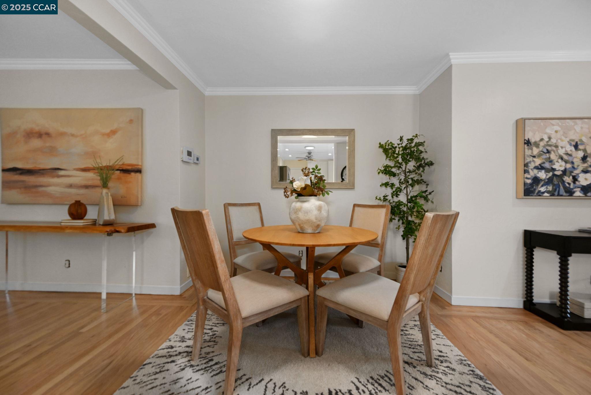 Detail Gallery Image 8 of 30 For 16063 Berkshire Dr, Castro Valley,  CA 94578 - 3 Beds | 2 Baths