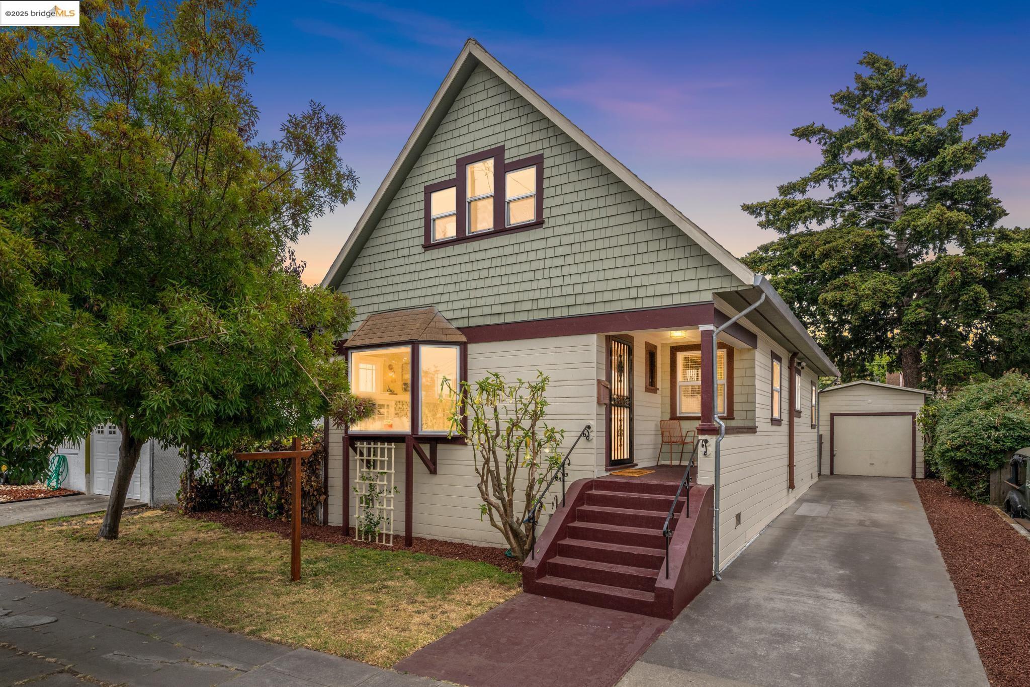 Detail Gallery Image 1 of 1 For 1193 64th St, Oakland,  CA 94608 - 3 Beds | 2 Baths