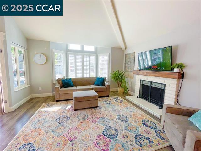 Detail Gallery Image 5 of 12 For 232 Oneil Cir, Hercules,  CA 94547 - 2 Beds | 2 Baths