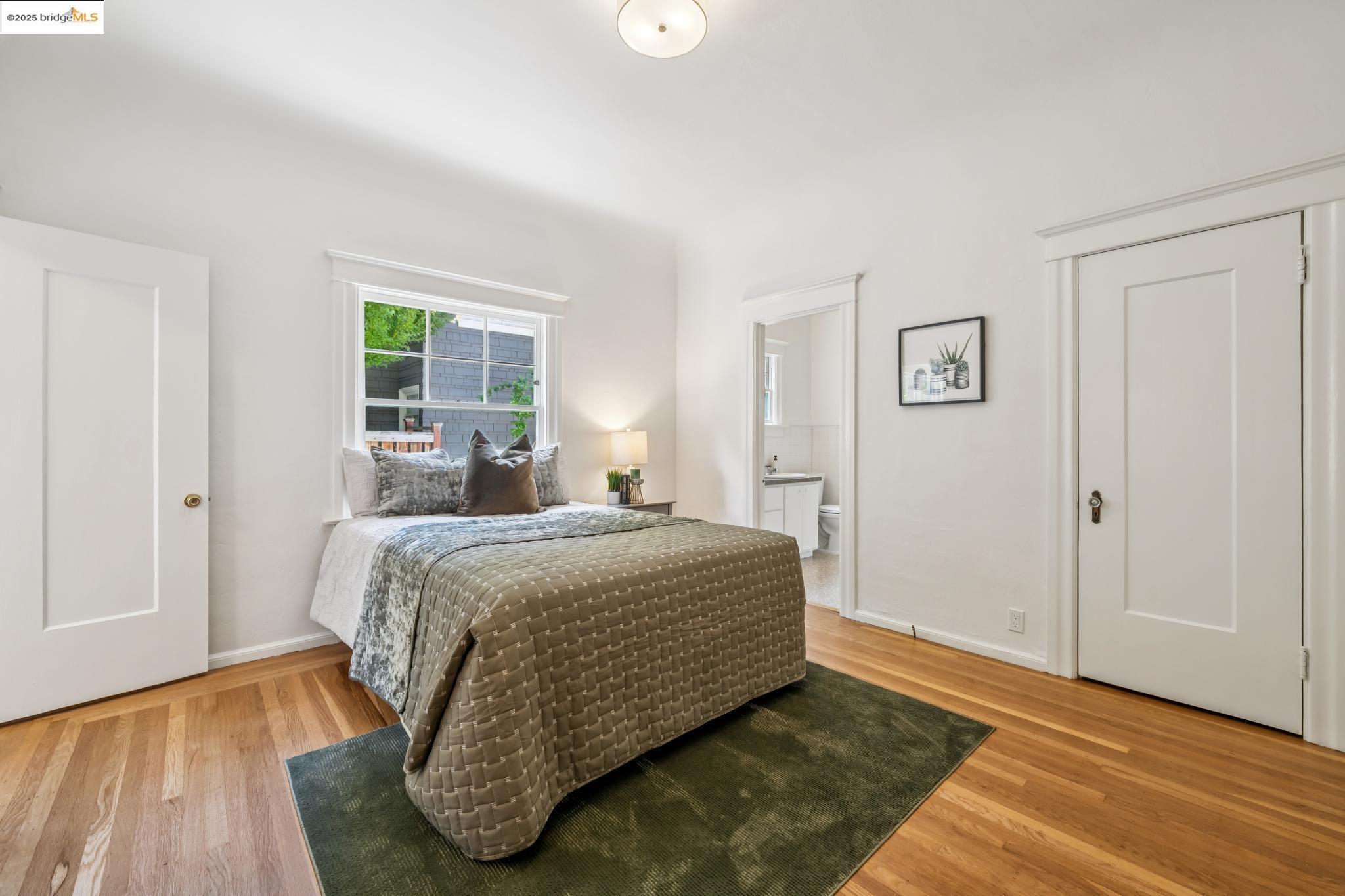 Detail Gallery Image 15 of 39 For 6456 Hillegass Ave, Oakland,  CA 94618 - – Beds | – Baths