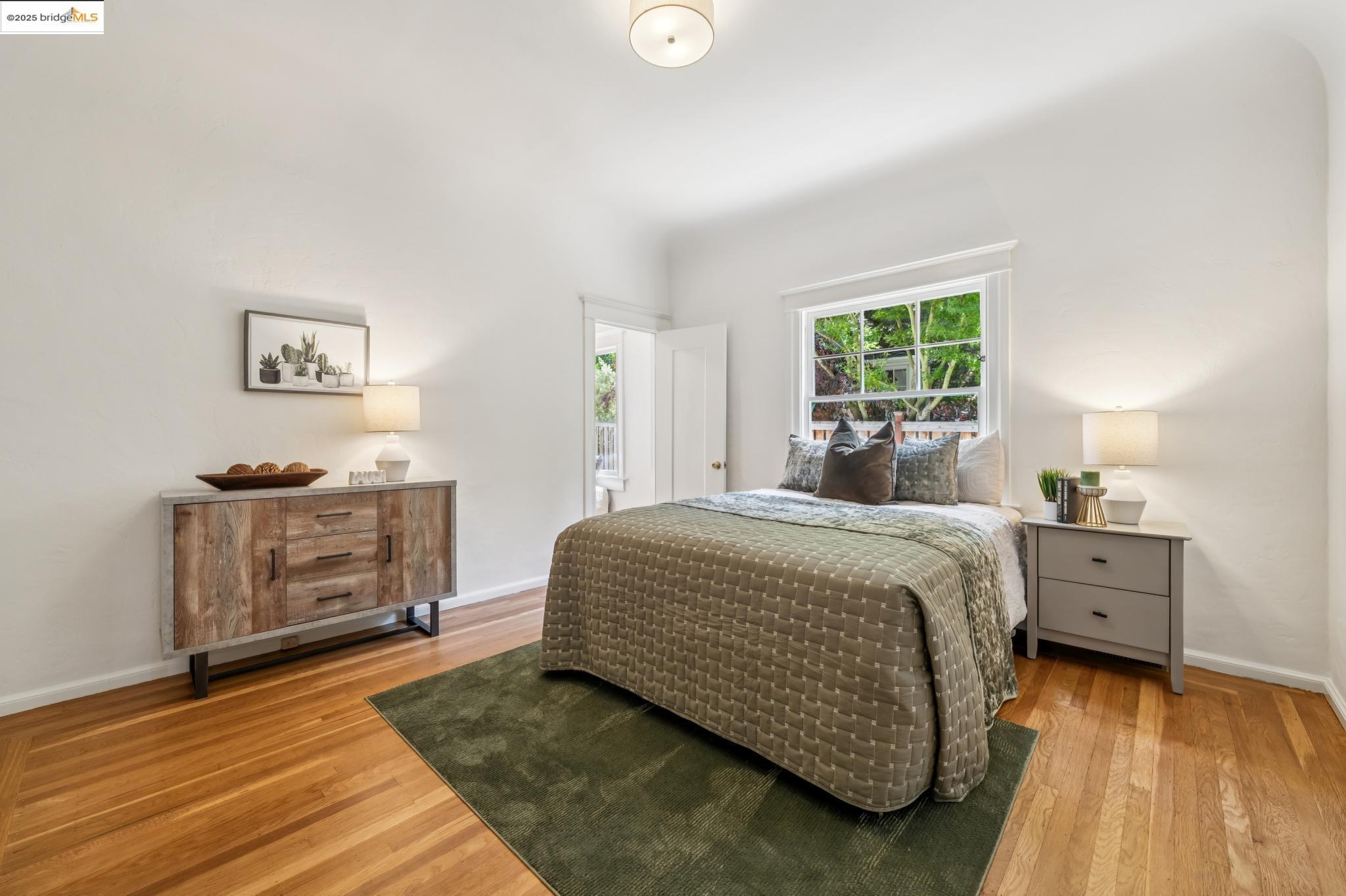 Detail Gallery Image 16 of 39 For 6456 Hillegass Ave, Oakland,  CA 94618 - – Beds | – Baths