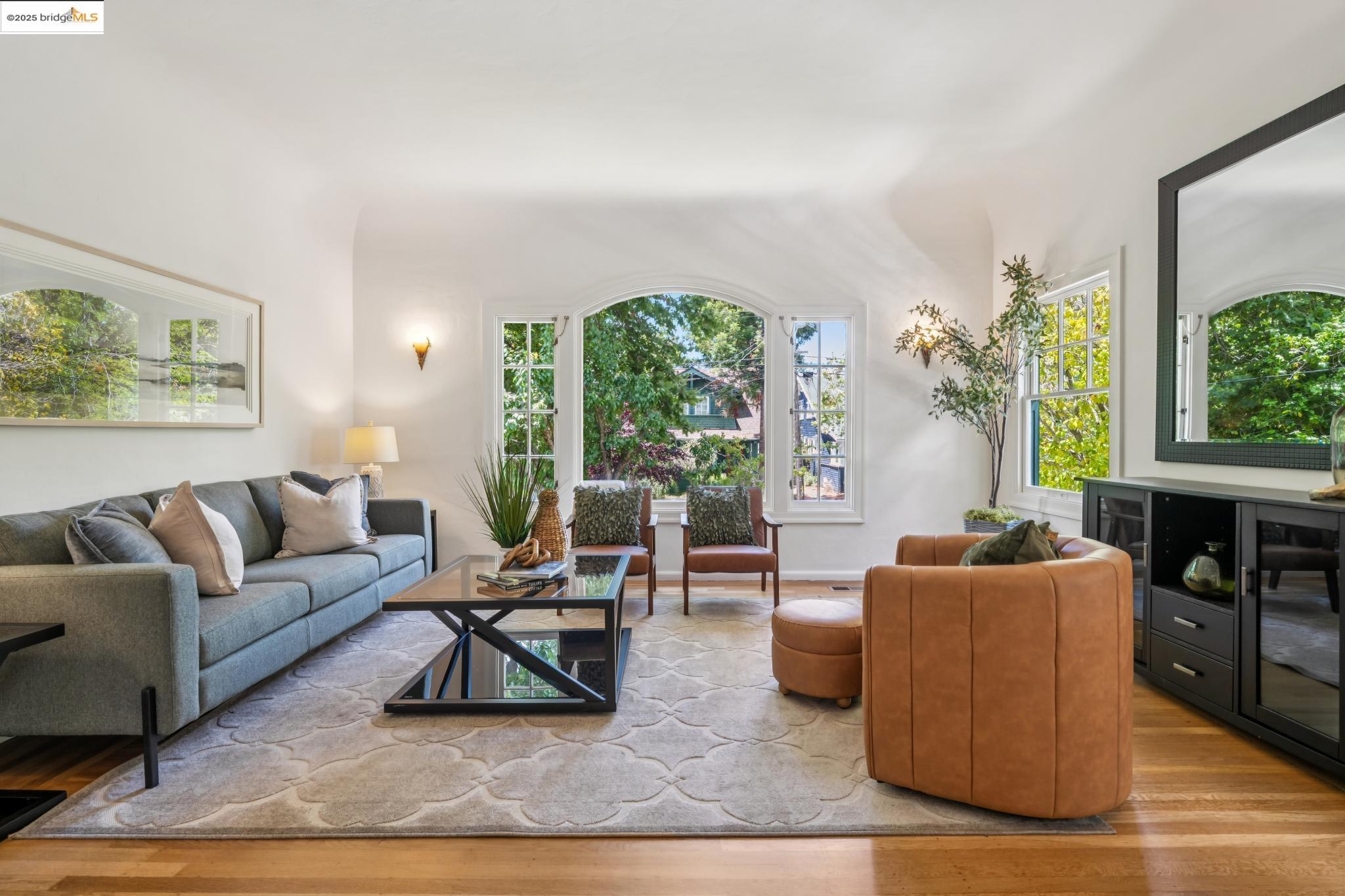 Detail Gallery Image 4 of 39 For 6456 Hillegass Ave, Oakland,  CA 94618 - – Beds | – Baths
