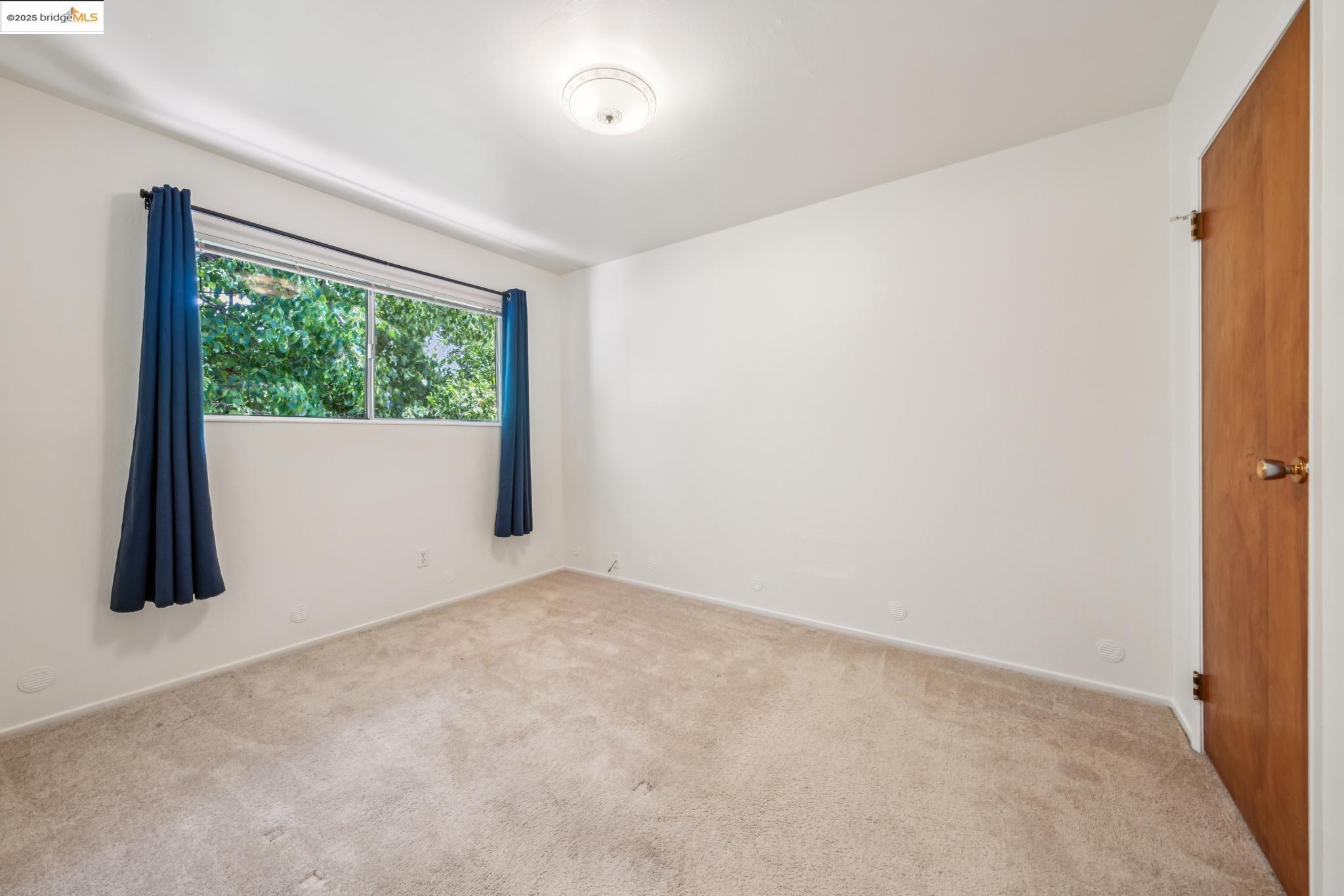 Detail Gallery Image 33 of 39 For 6456 Hillegass Ave, Oakland,  CA 94618 - – Beds | – Baths
