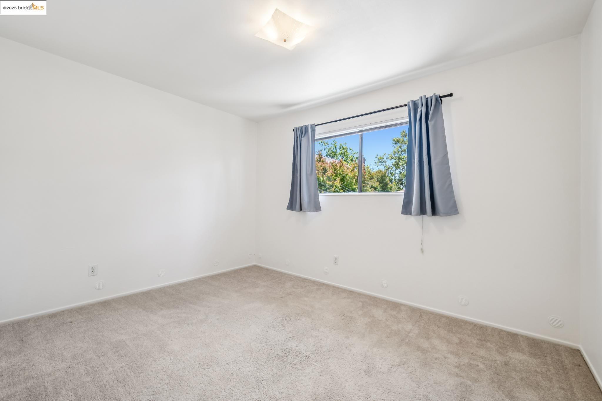 Detail Gallery Image 34 of 39 For 6456 Hillegass Ave, Oakland,  CA 94618 - – Beds | – Baths