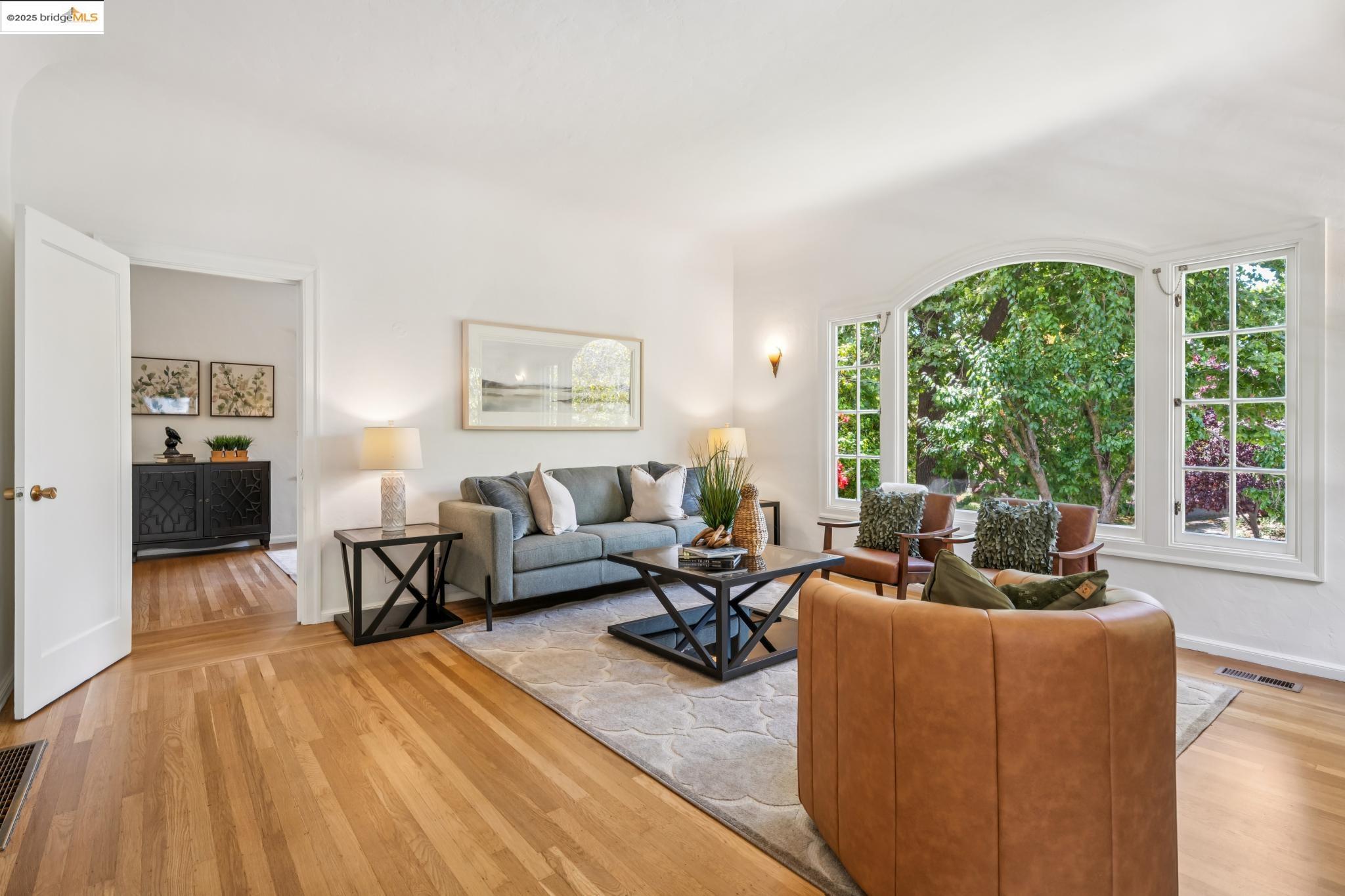 Detail Gallery Image 5 of 39 For 6456 Hillegass Ave, Oakland,  CA 94618 - – Beds | – Baths