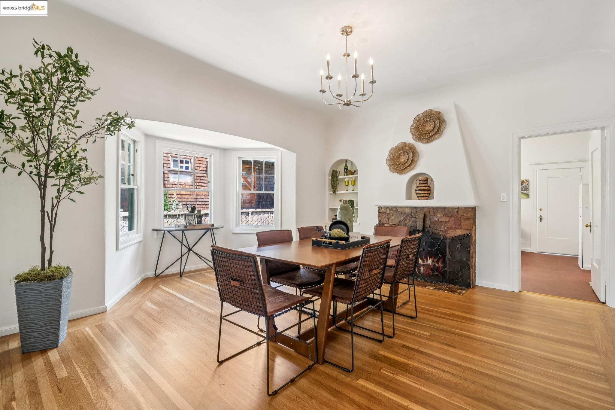 Detail Gallery Image 6 of 39 For 6456 Hillegass Ave, Oakland,  CA 94618 - – Beds | – Baths