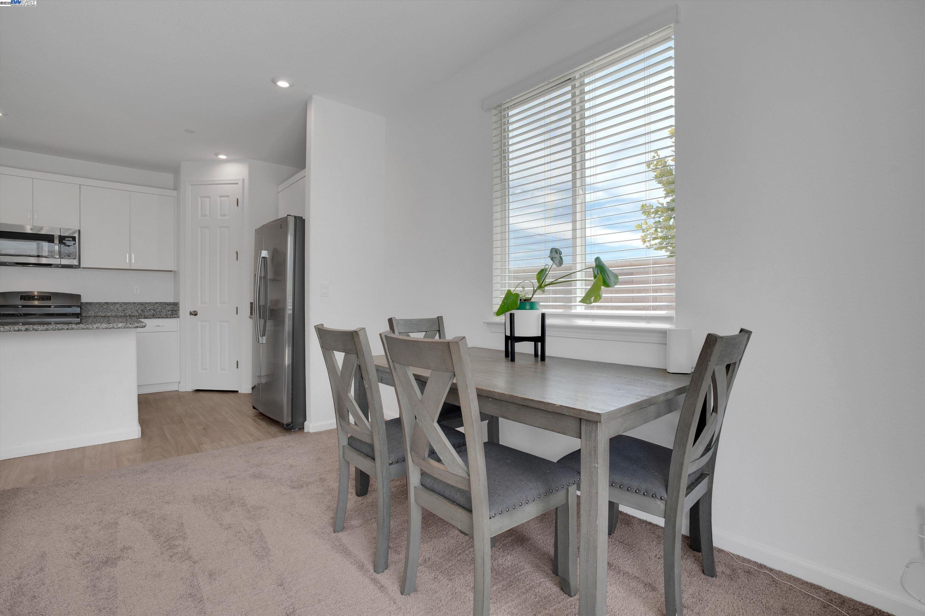 Detail Gallery Image 14 of 39 For 15455 Folktale Way, Lathrop,  CA 95330 - 3 Beds | 2 Baths