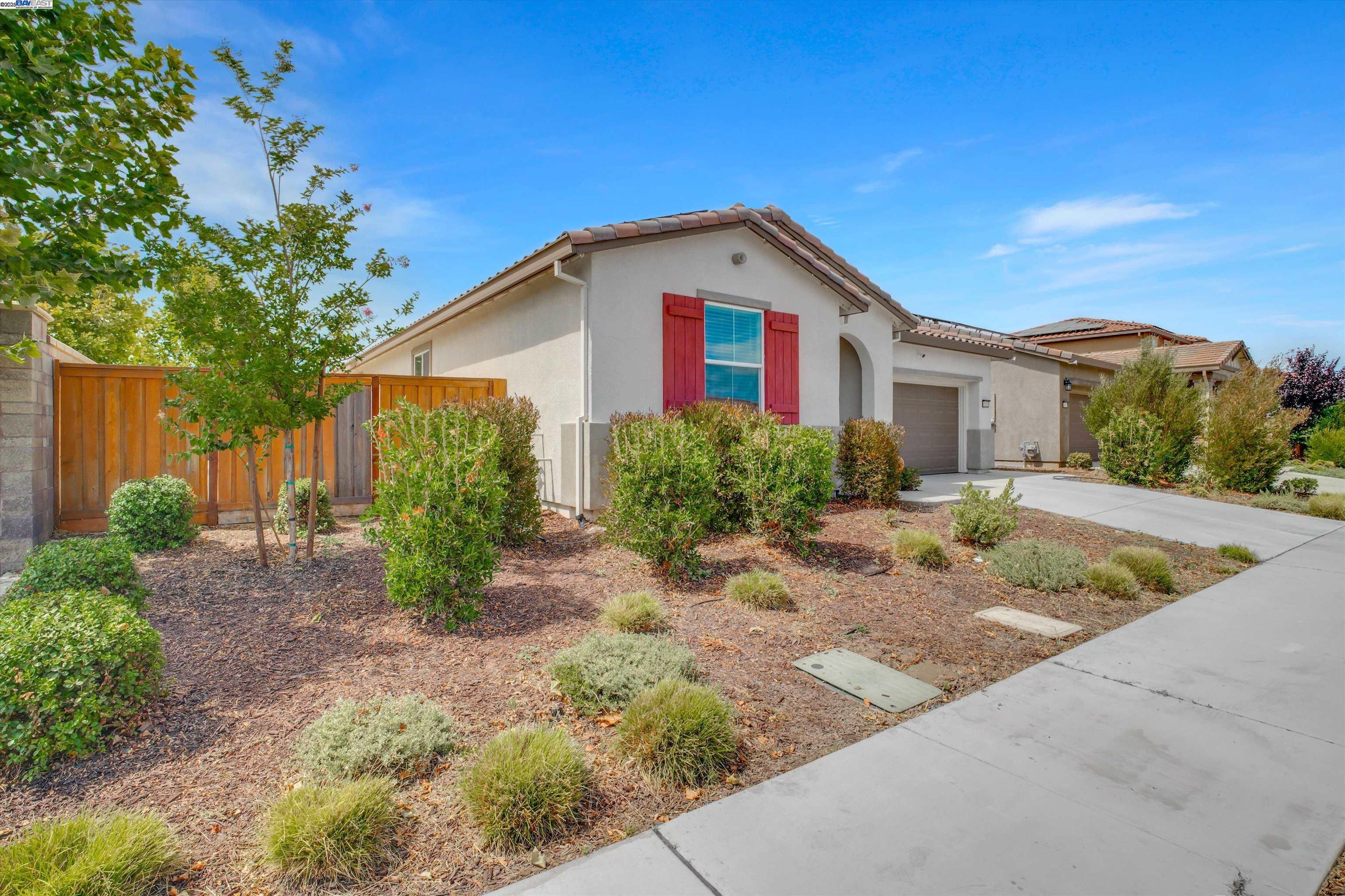 Detail Gallery Image 29 of 39 For 15455 Folktale Way, Lathrop,  CA 95330 - 3 Beds | 2 Baths