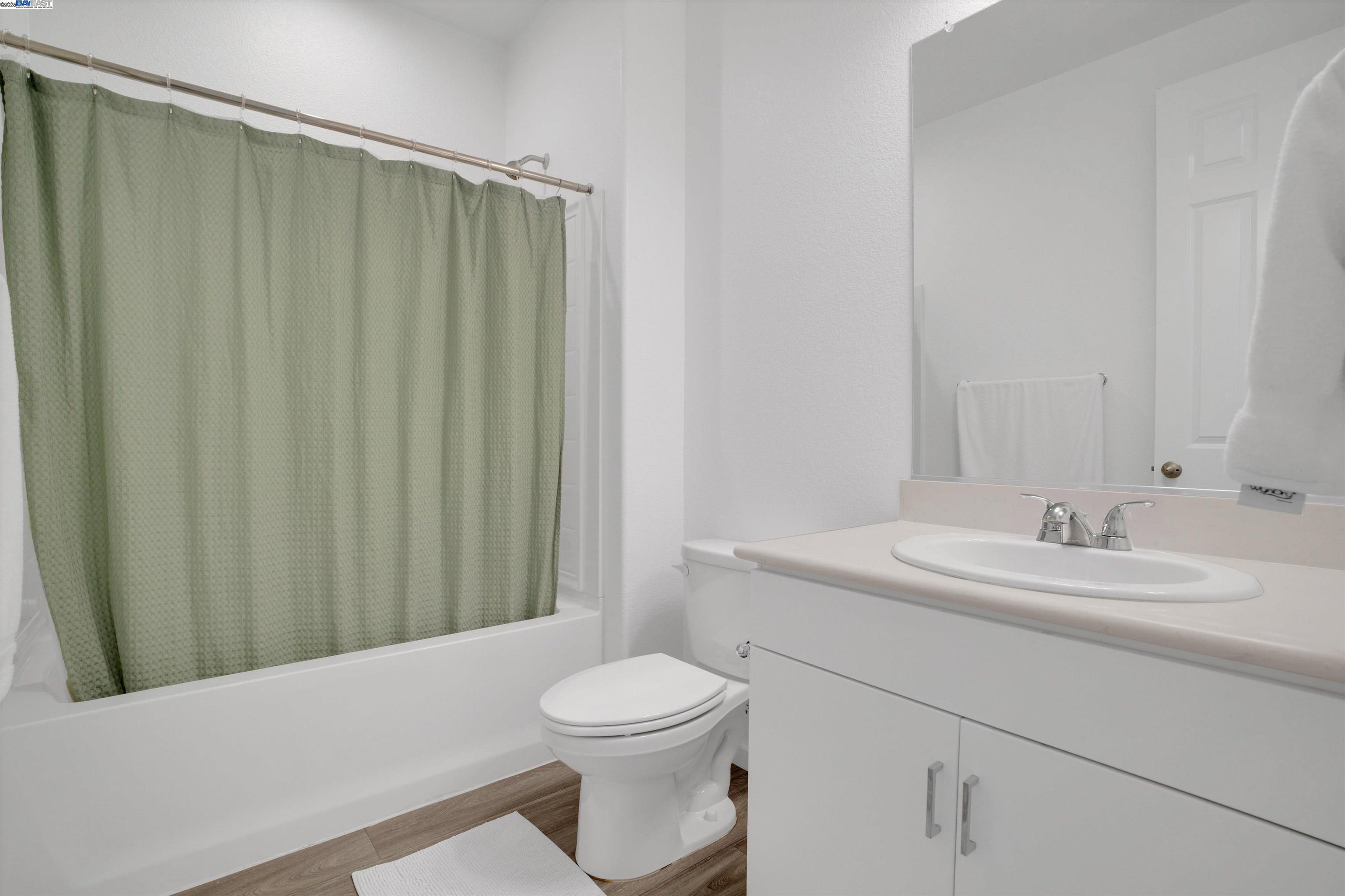 Detail Gallery Image 4 of 39 For 15455 Folktale Way, Lathrop,  CA 95330 - 3 Beds | 2 Baths