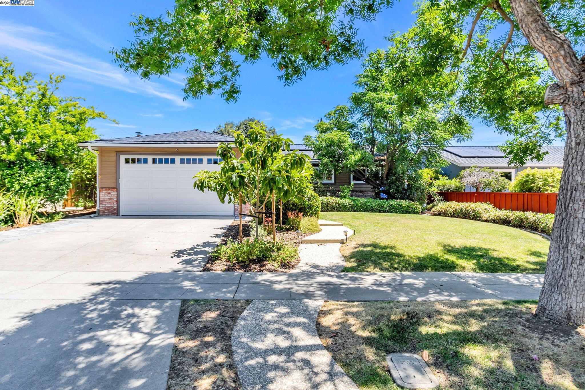 Detail Gallery Image 1 of 32 For 6290 Lillian Way, San Jose,  CA 95120 - 3 Beds | 2 Baths