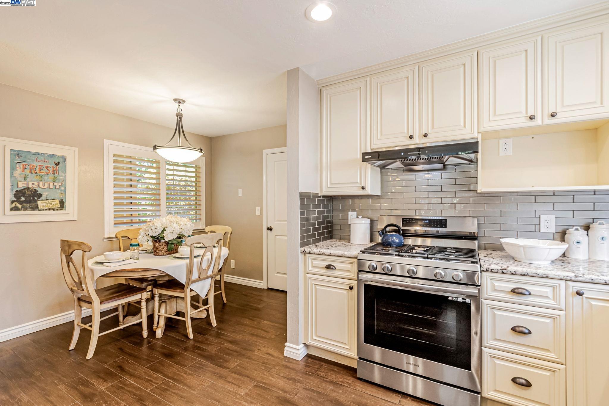 Detail Gallery Image 11 of 32 For 6290 Lillian Way, San Jose,  CA 95120 - 3 Beds | 2 Baths
