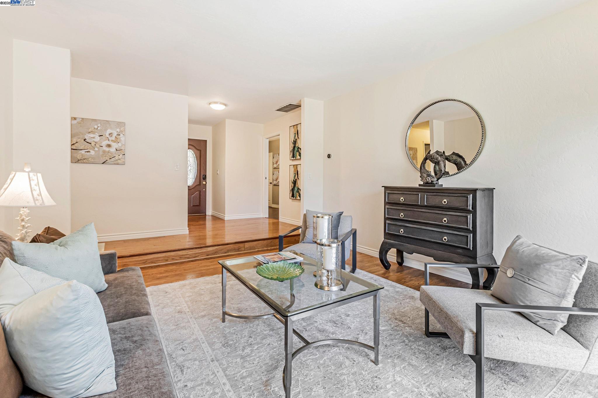 Detail Gallery Image 4 of 32 For 6290 Lillian Way, San Jose,  CA 95120 - 3 Beds | 2 Baths