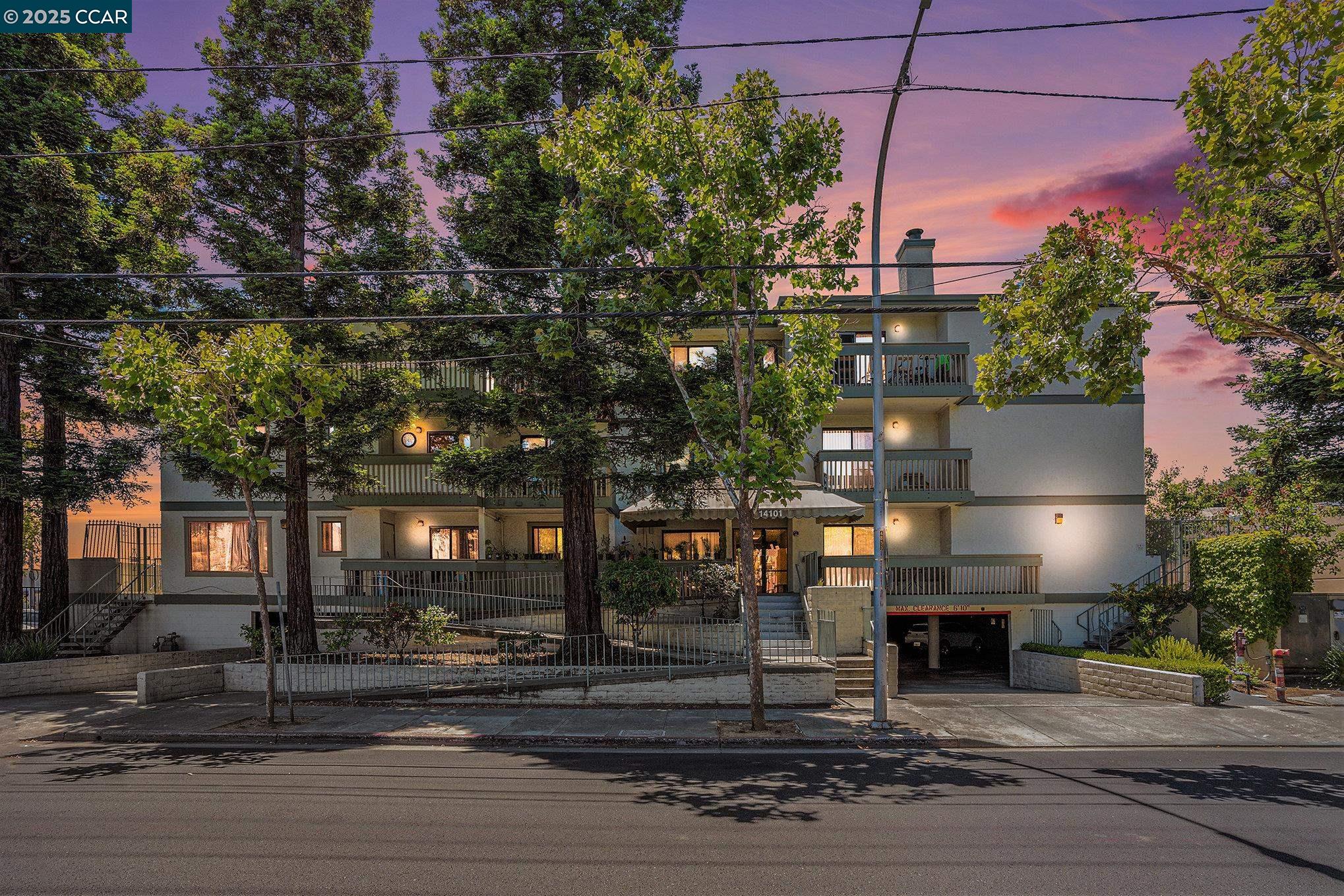 Front Image Thumbnail for CC41106065